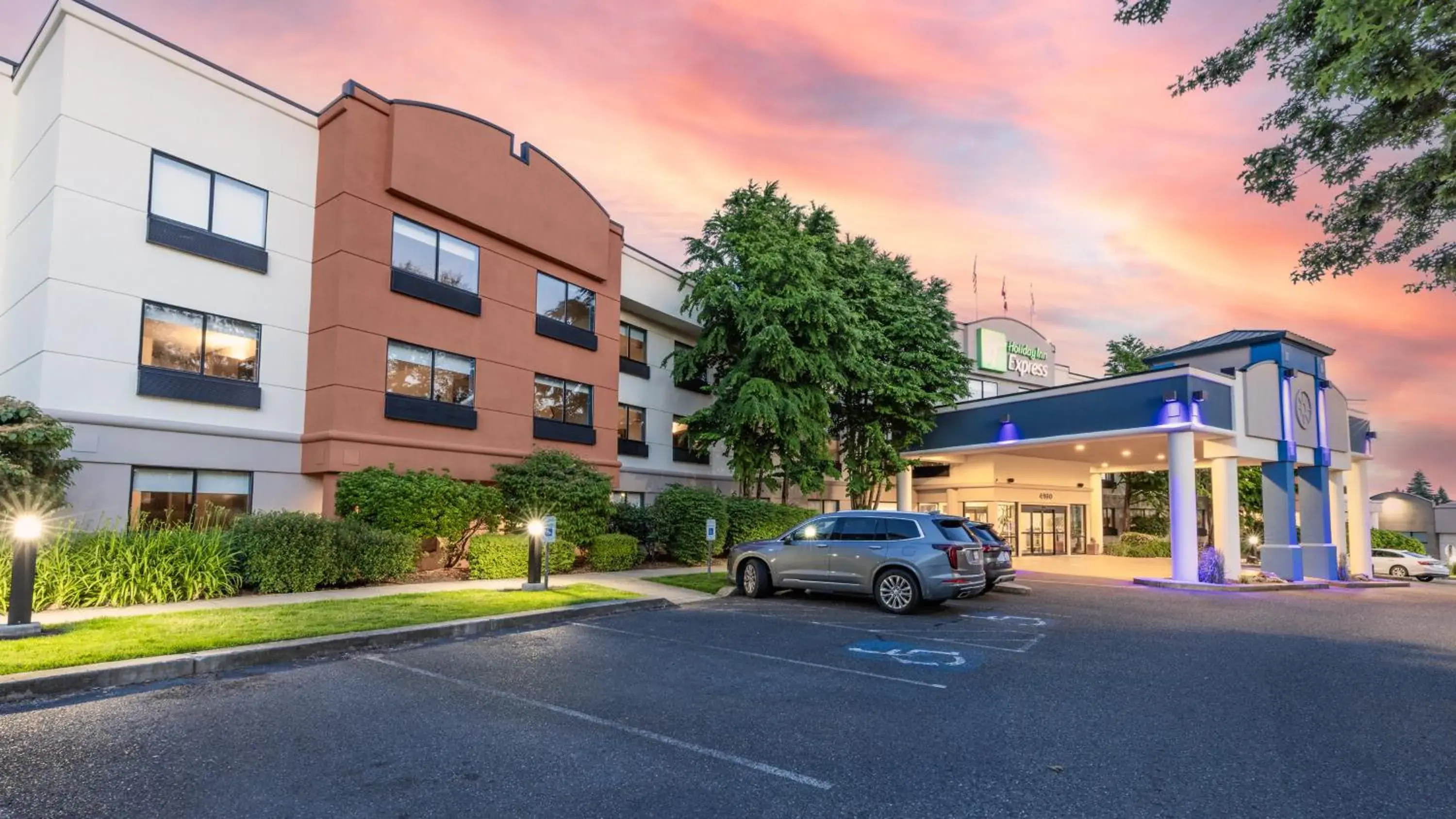 Property building in Holiday Inn Express Bellingham by IHG Property building in Holiday Inn Express Bellingham by IHG