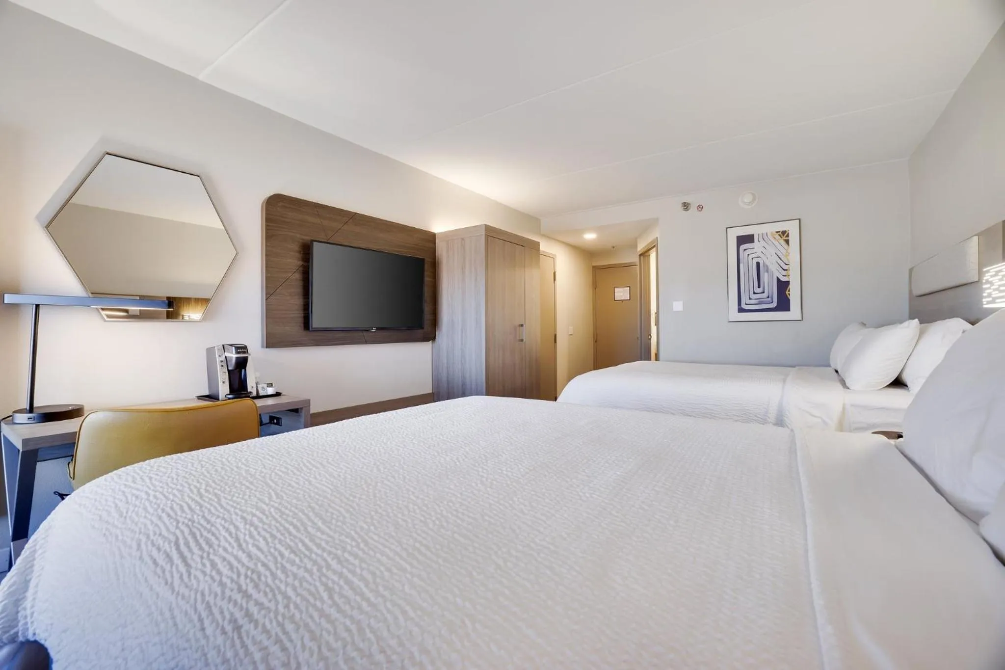 Photo of the whole room, Bed in Holiday Inn Express Wilkes Barre East by IHG