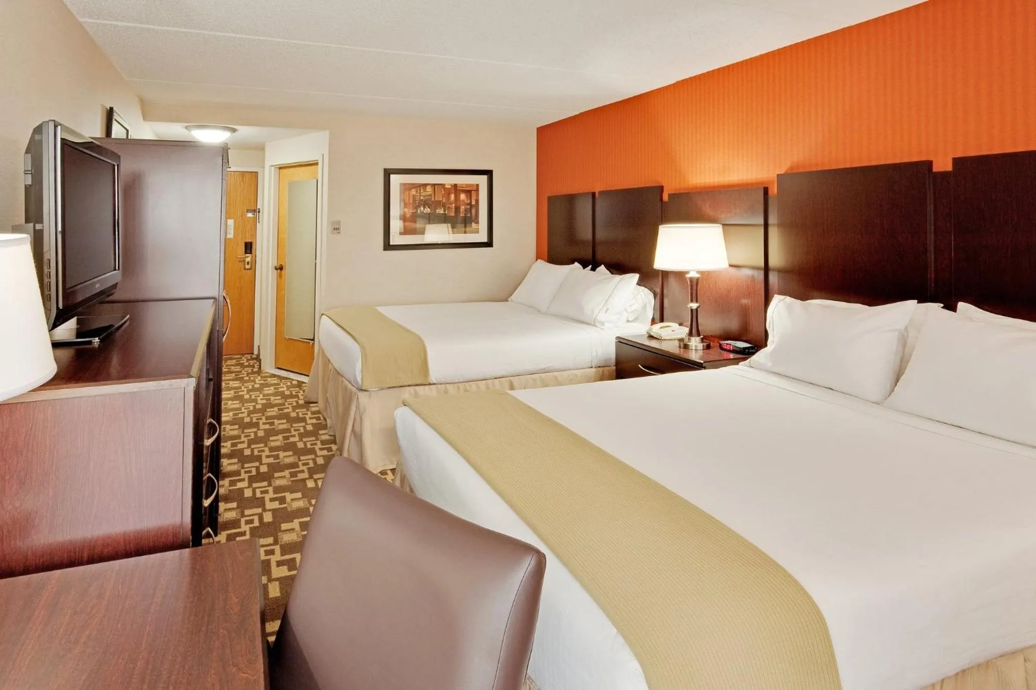 Photo of the whole room, Bed in Holiday Inn Express Wilkes Barre East by IHG