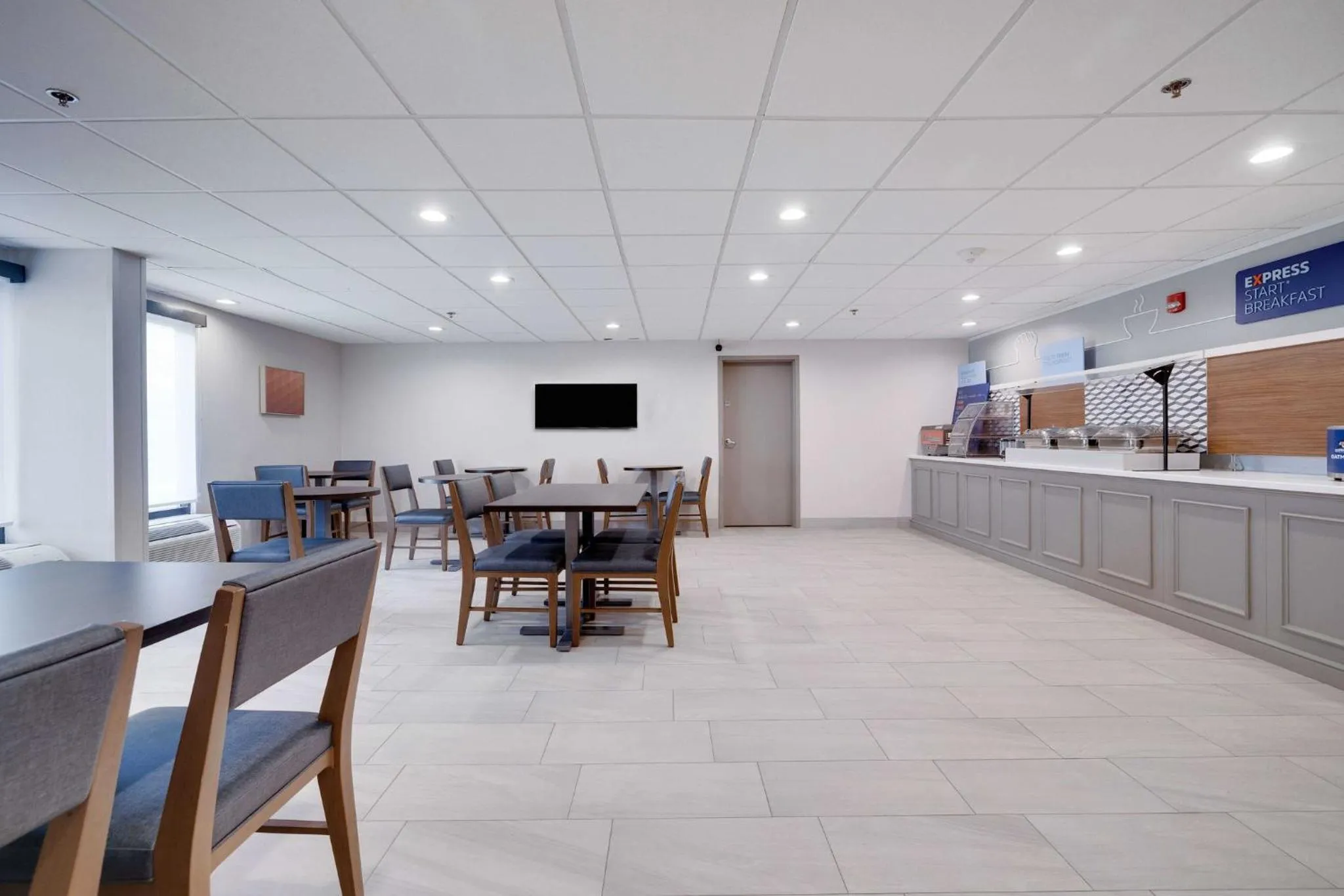 Breakfast in Holiday Inn Express Wilkes Barre East by IHG