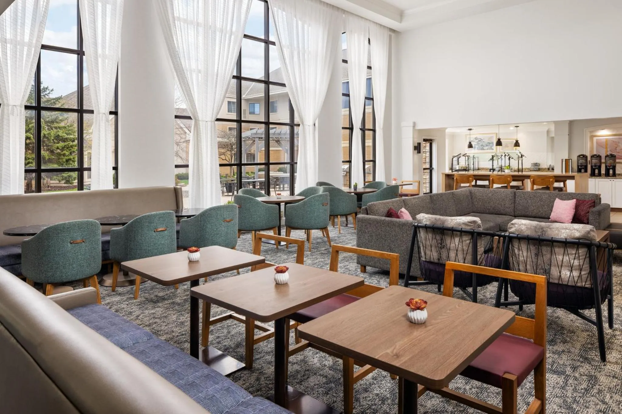 Property building in Staybridge Suites Minneapolis-Maple Grove by IHG