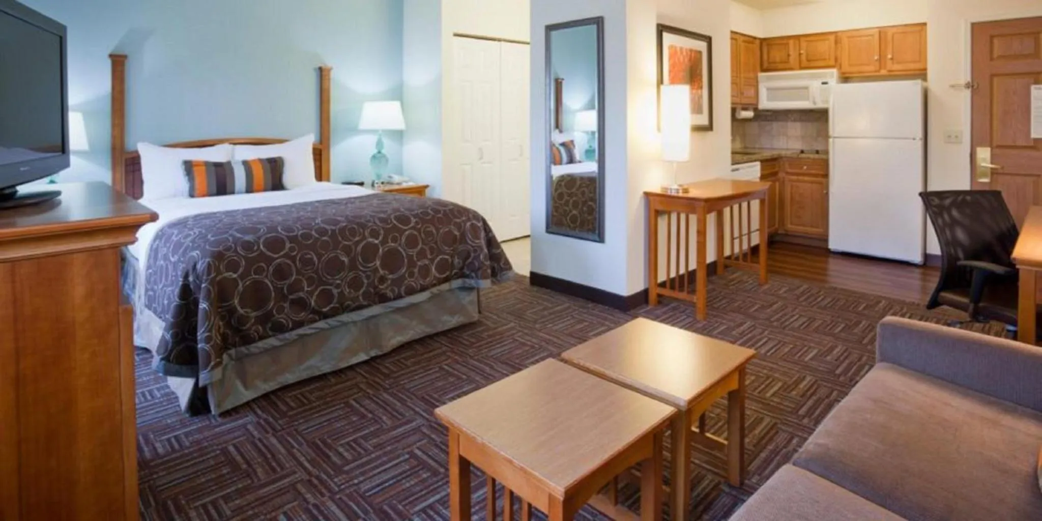 Photo of the whole room, Bed in Staybridge Suites Minneapolis-Maple Grove by IHG