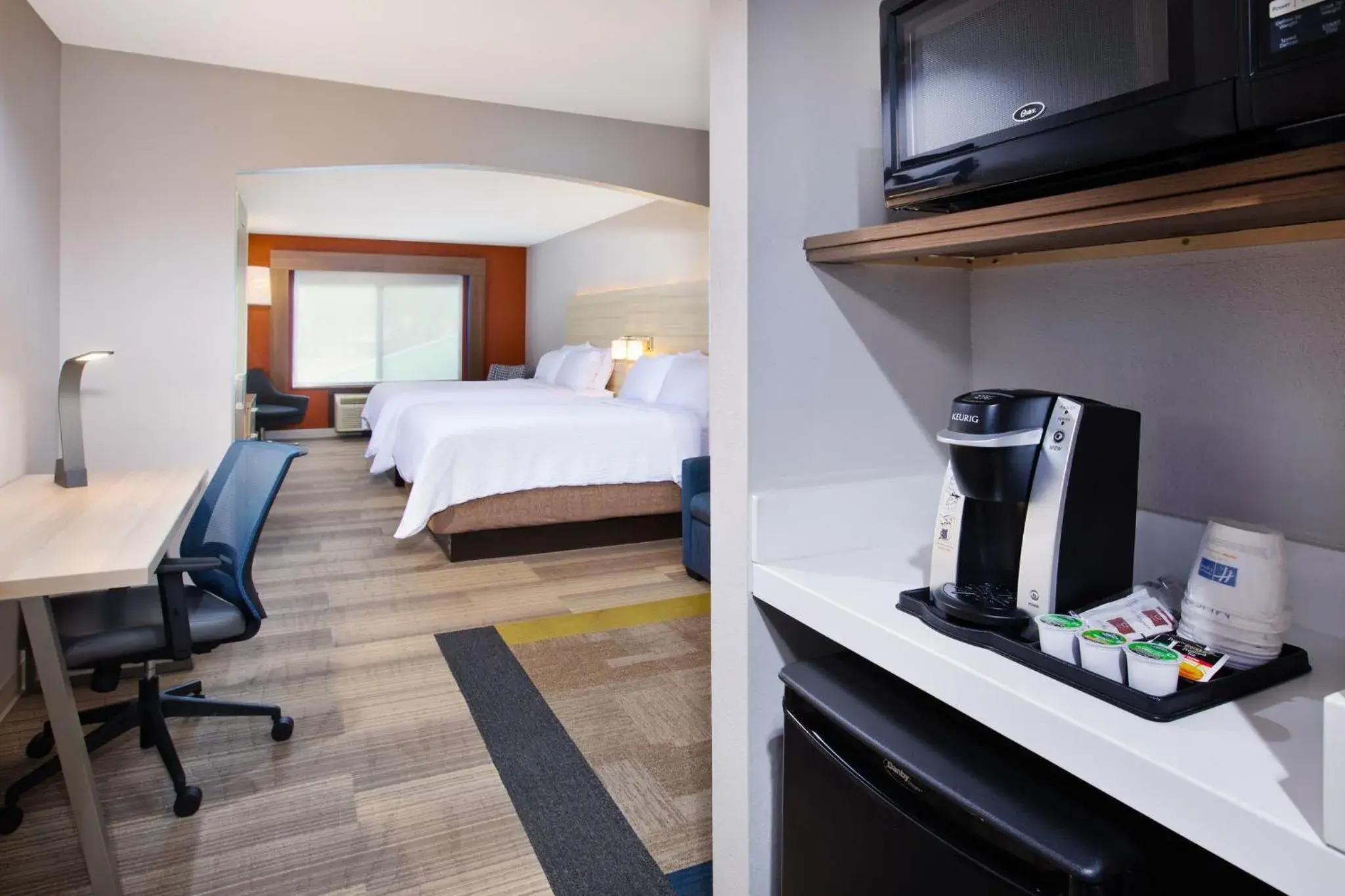 Standard Queen Room with Sofa Bed in Holiday Inn Express Hotel & Suites Athens by IHG Standard Queen Room with Sofa Bed in Holiday Inn Express Hotel & Suites Athens by IHG