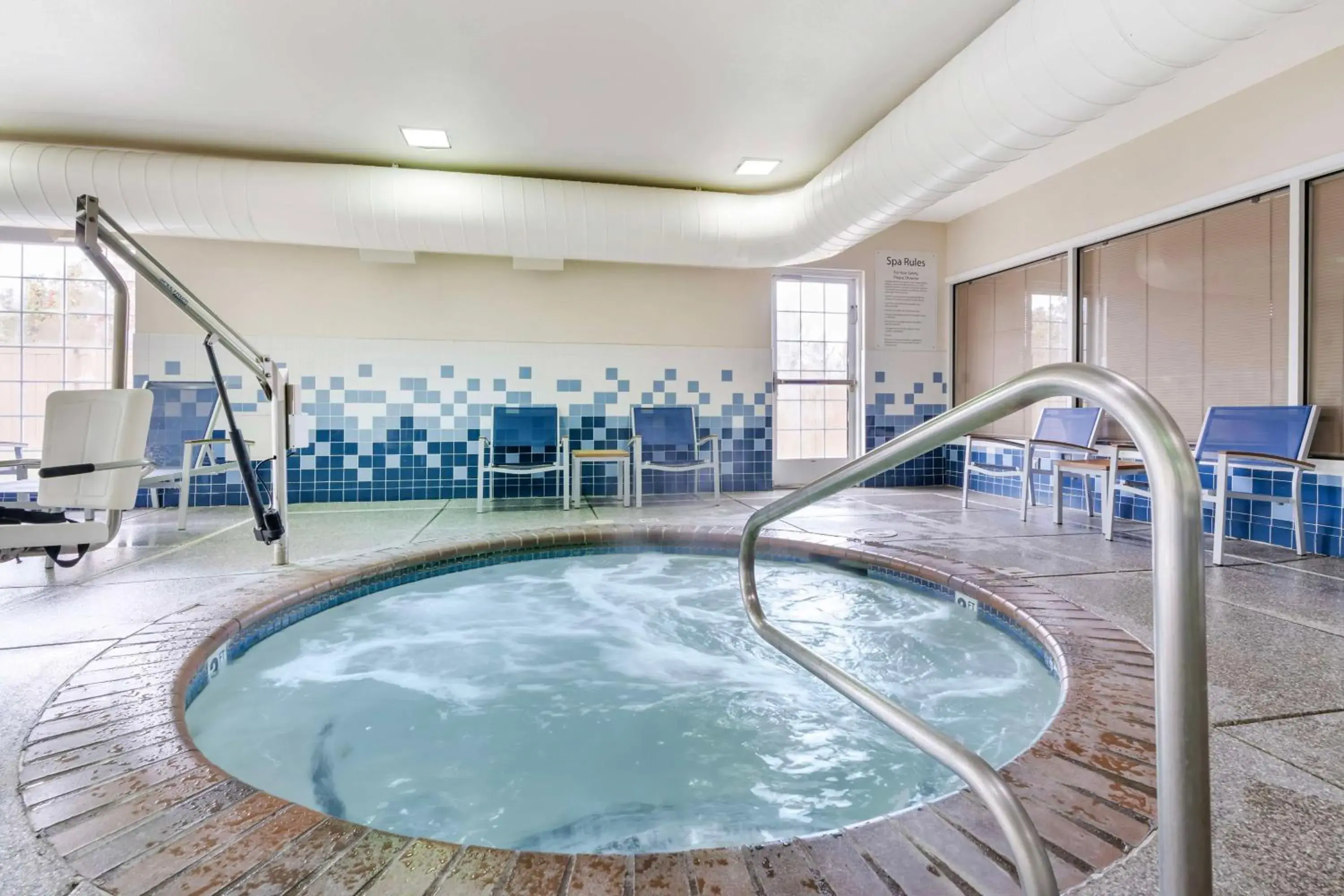 Pool view in Best Western Bend North Pool view in Best Western Bend North