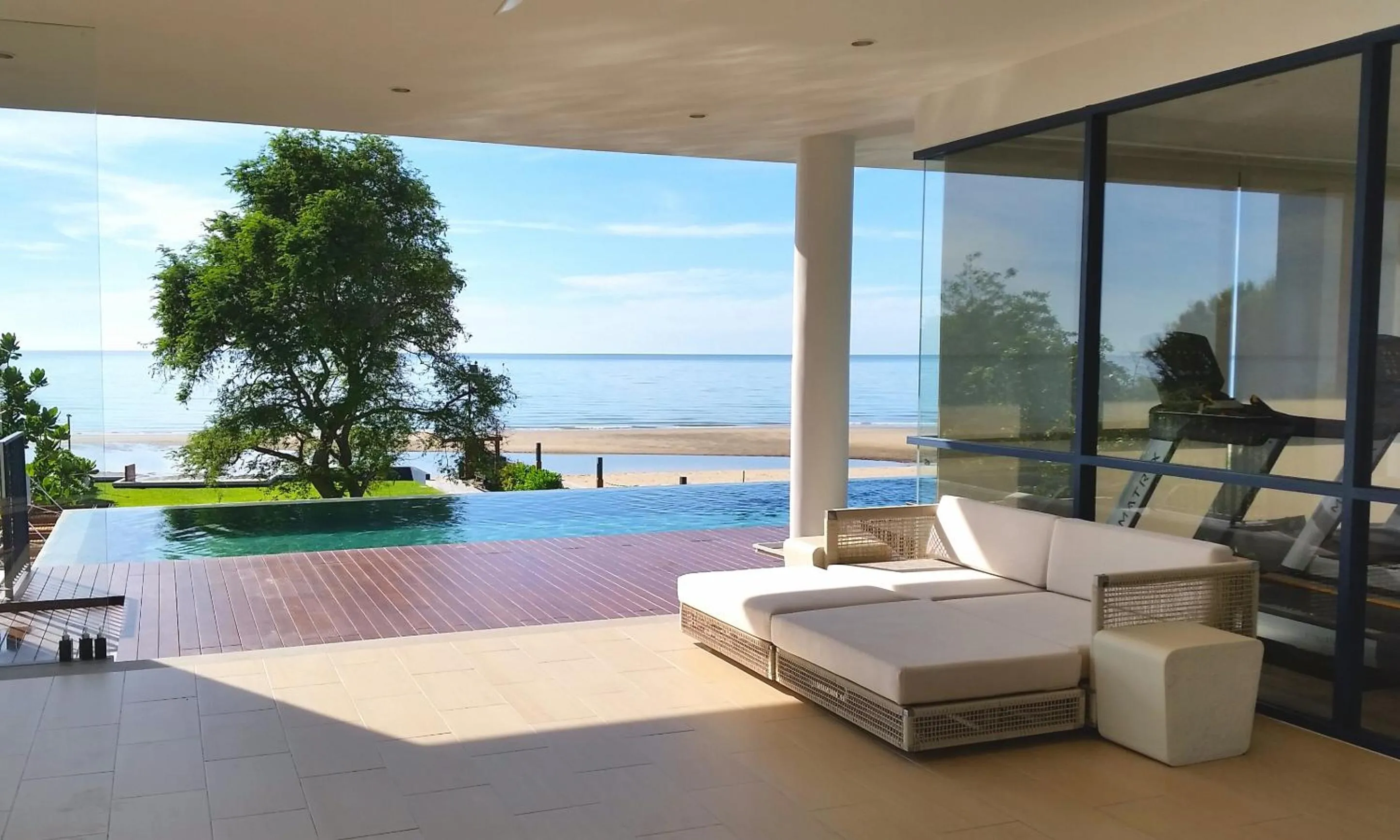 Baan Thew Talay Blue Sapphire