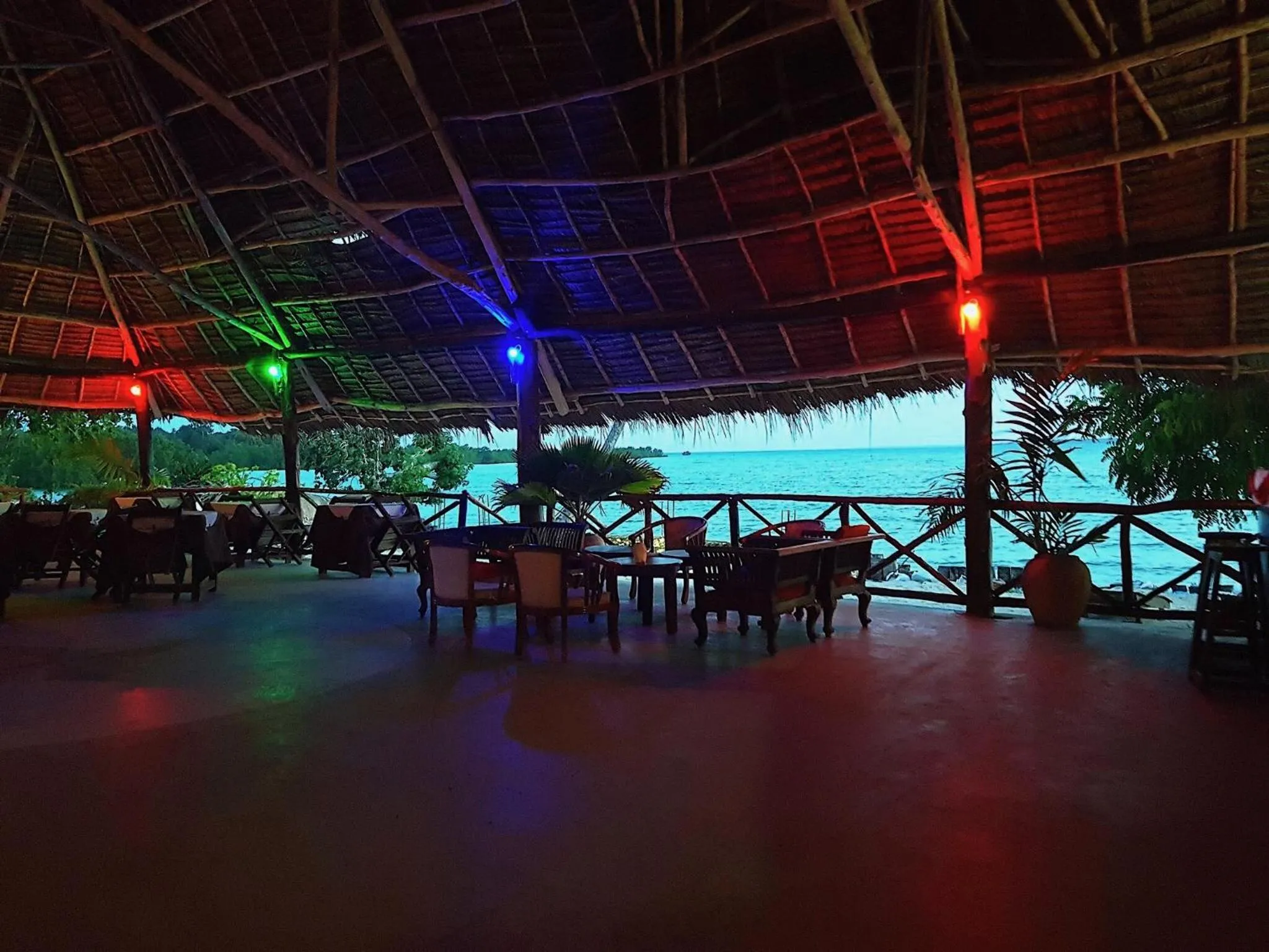 Restaurant/places to eat in Menai Bay Beach Bungalows