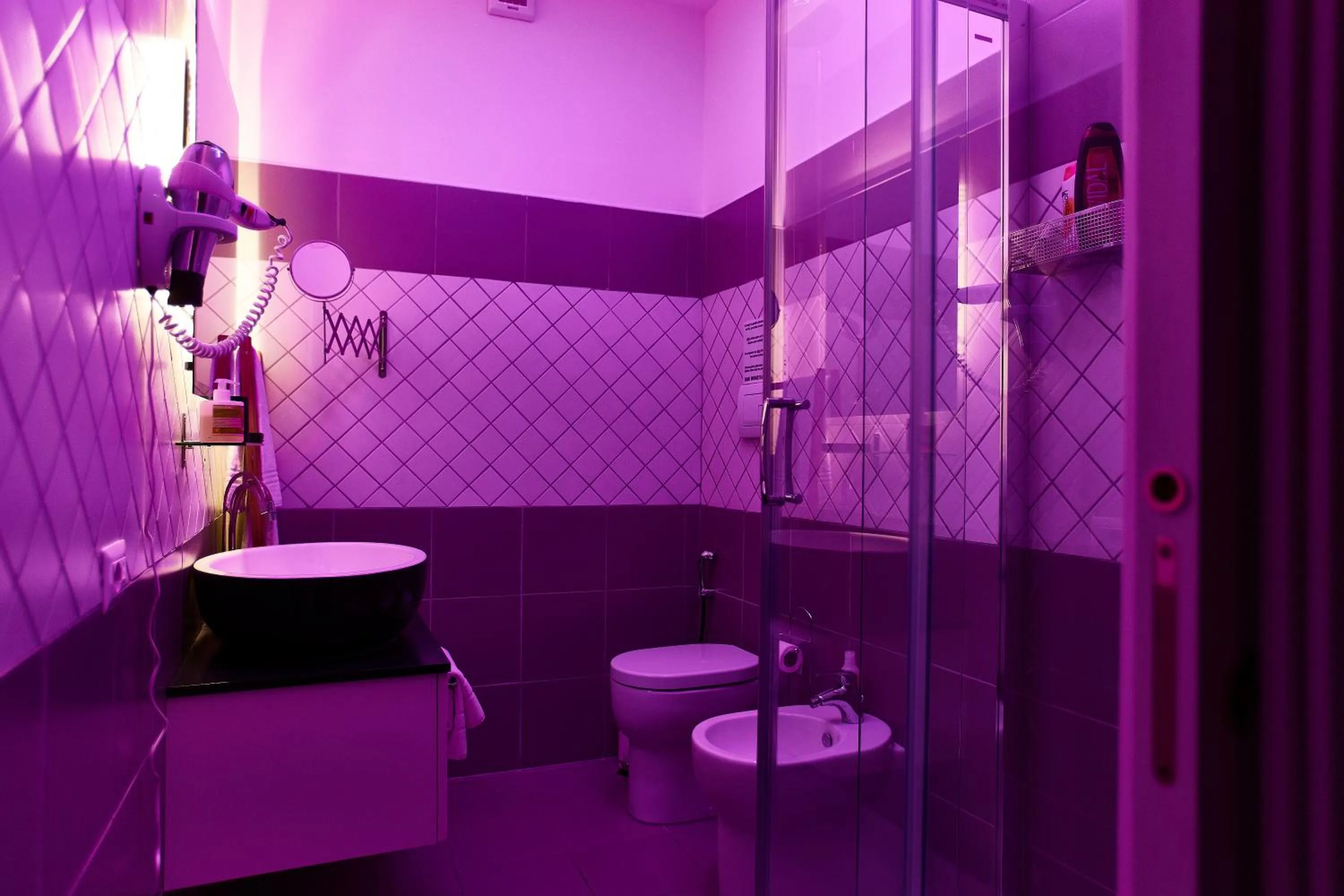 Bathroom in BB HomEitaly Civitavecchia