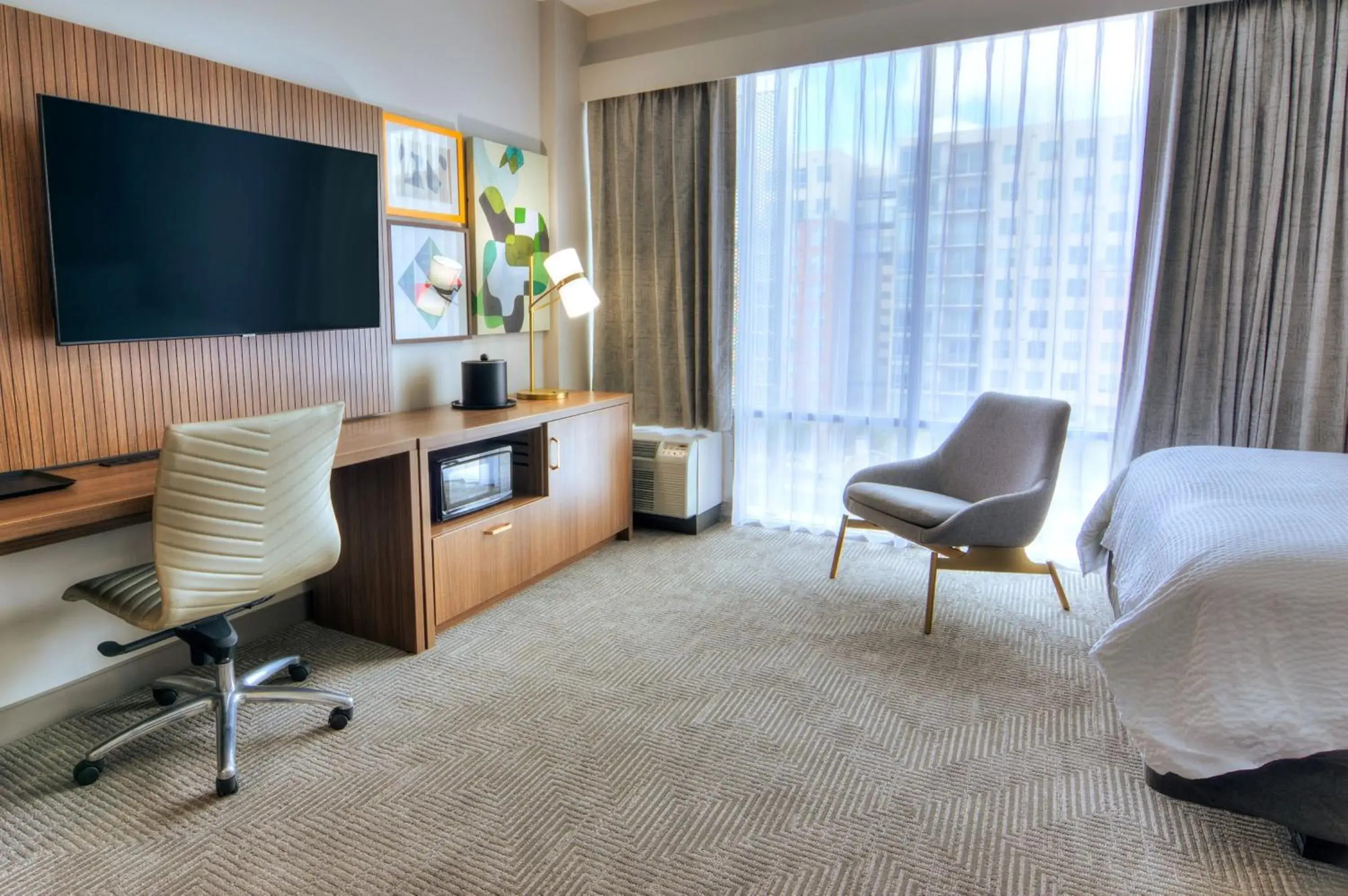 Bedroom, Bed in Holiday Inn Gainesville-University Center by IHG Bedroom, Bed in Holiday Inn Gainesville-University Center by IHG