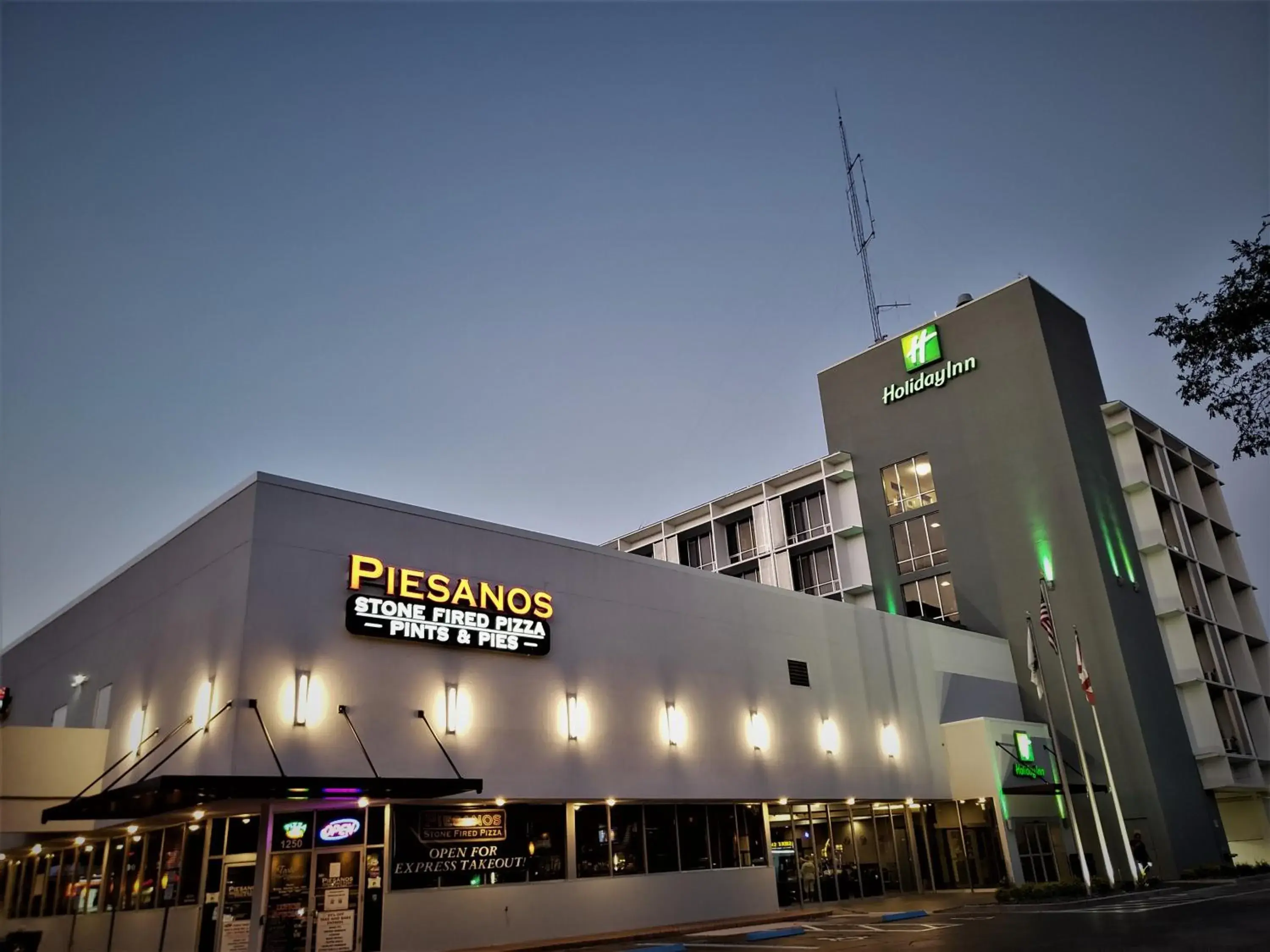 Property building in Holiday Inn Gainesville-University Center by IHG Property building in Holiday Inn Gainesville-University Center by IHG