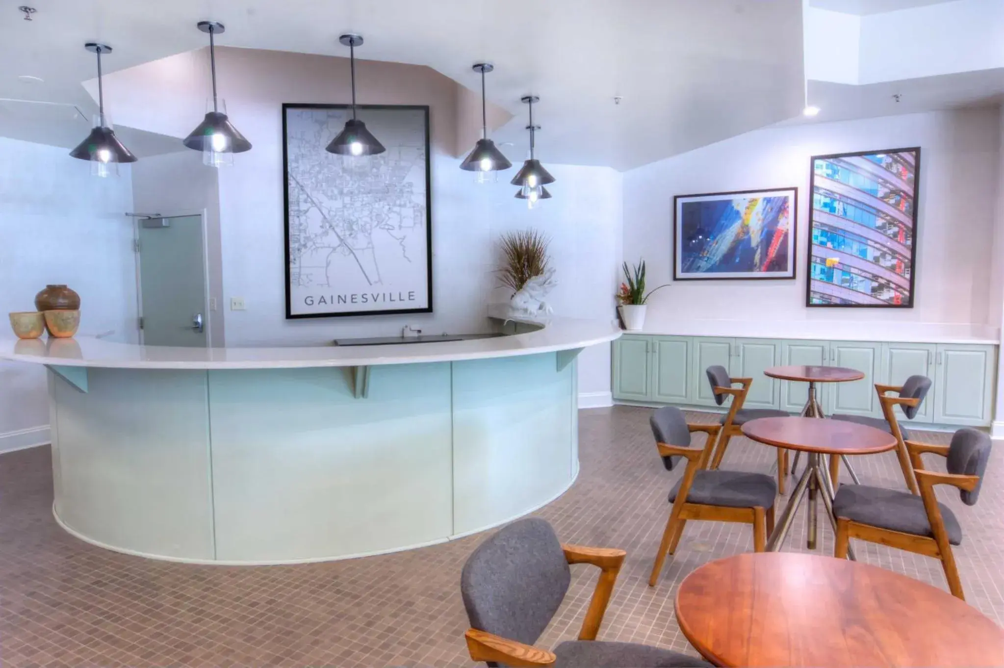 Property building in Holiday Inn Gainesville-University Center by IHG Property building in Holiday Inn Gainesville-University Center by IHG