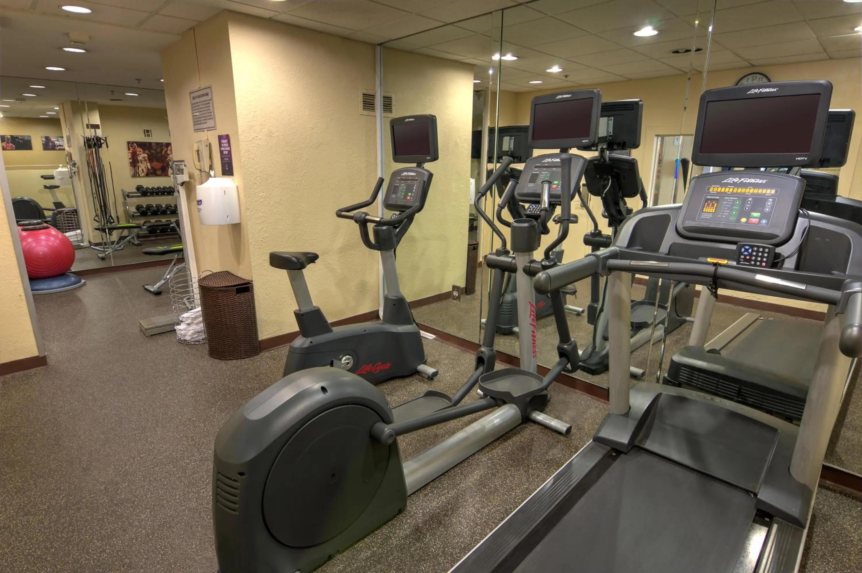 Fitness centre/facilities in Holiday Inn Gainesville-University Center by IHG