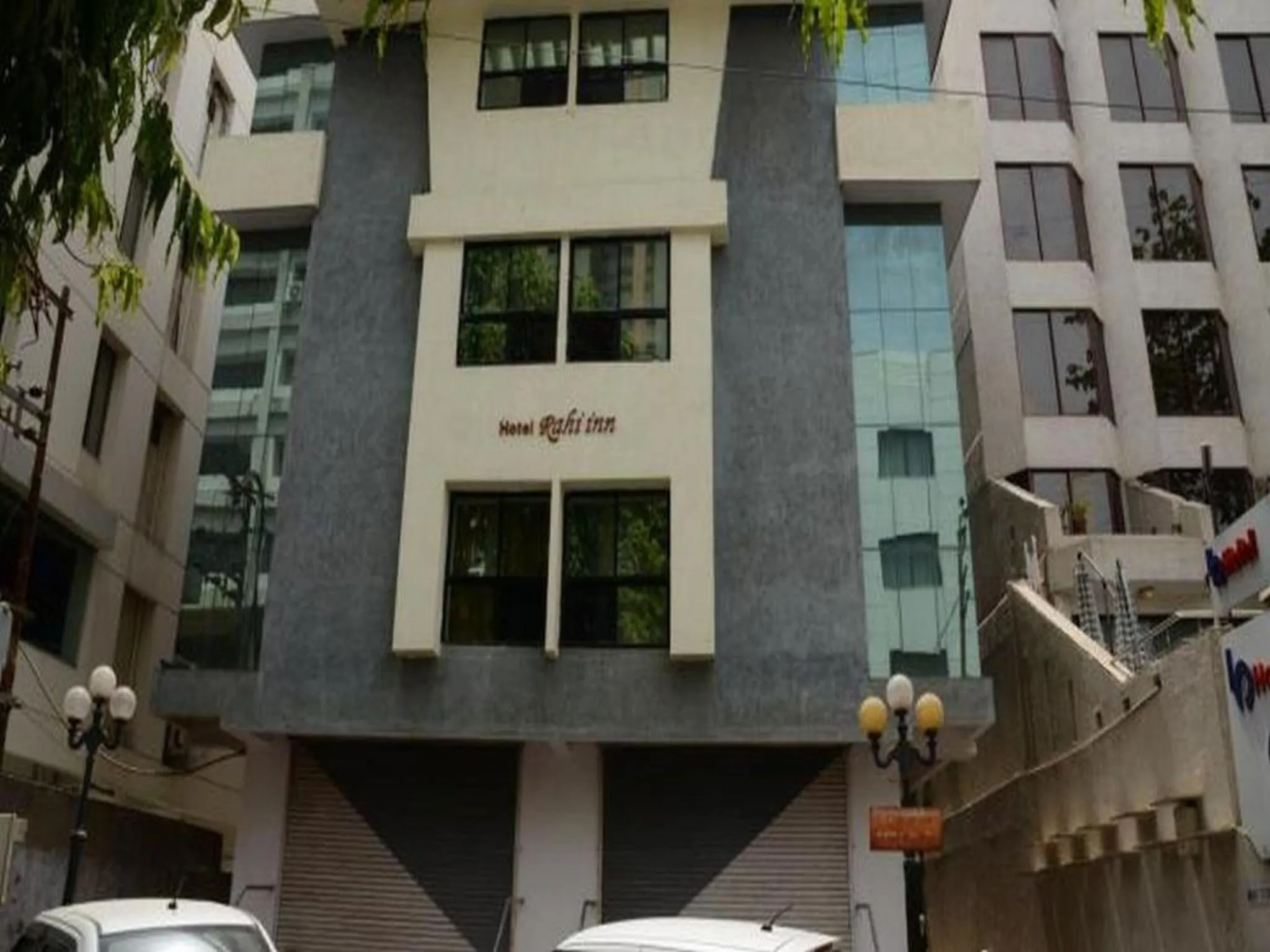 Facade/entrance in Hotel Rahi Inn