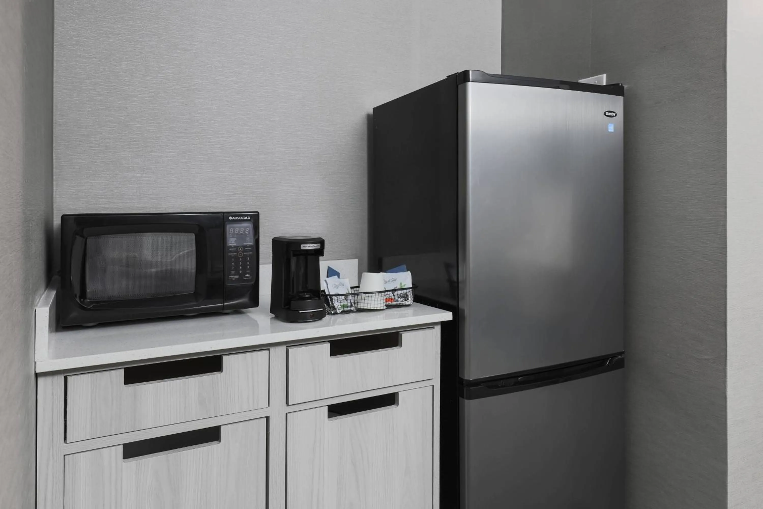 Kitchen or kitchenette in Fairfield by Marriott Inn & Suites Amarillo Central