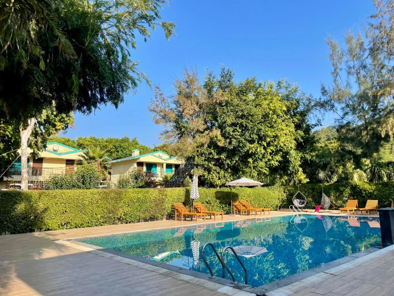 Swimming pool in Winsome Resort & Spa Corbett