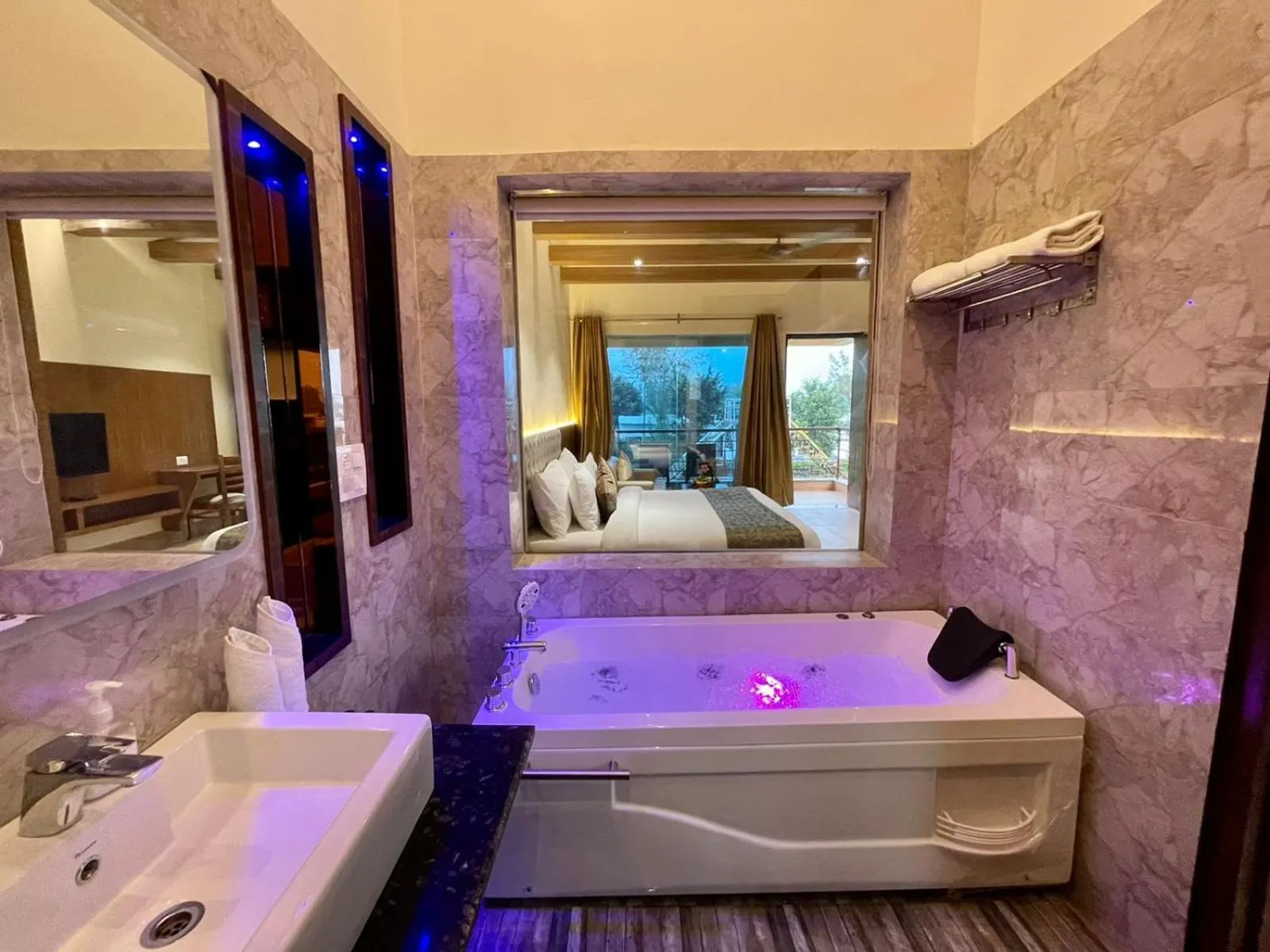 Bathroom in Winsome Resort & Spa Corbett