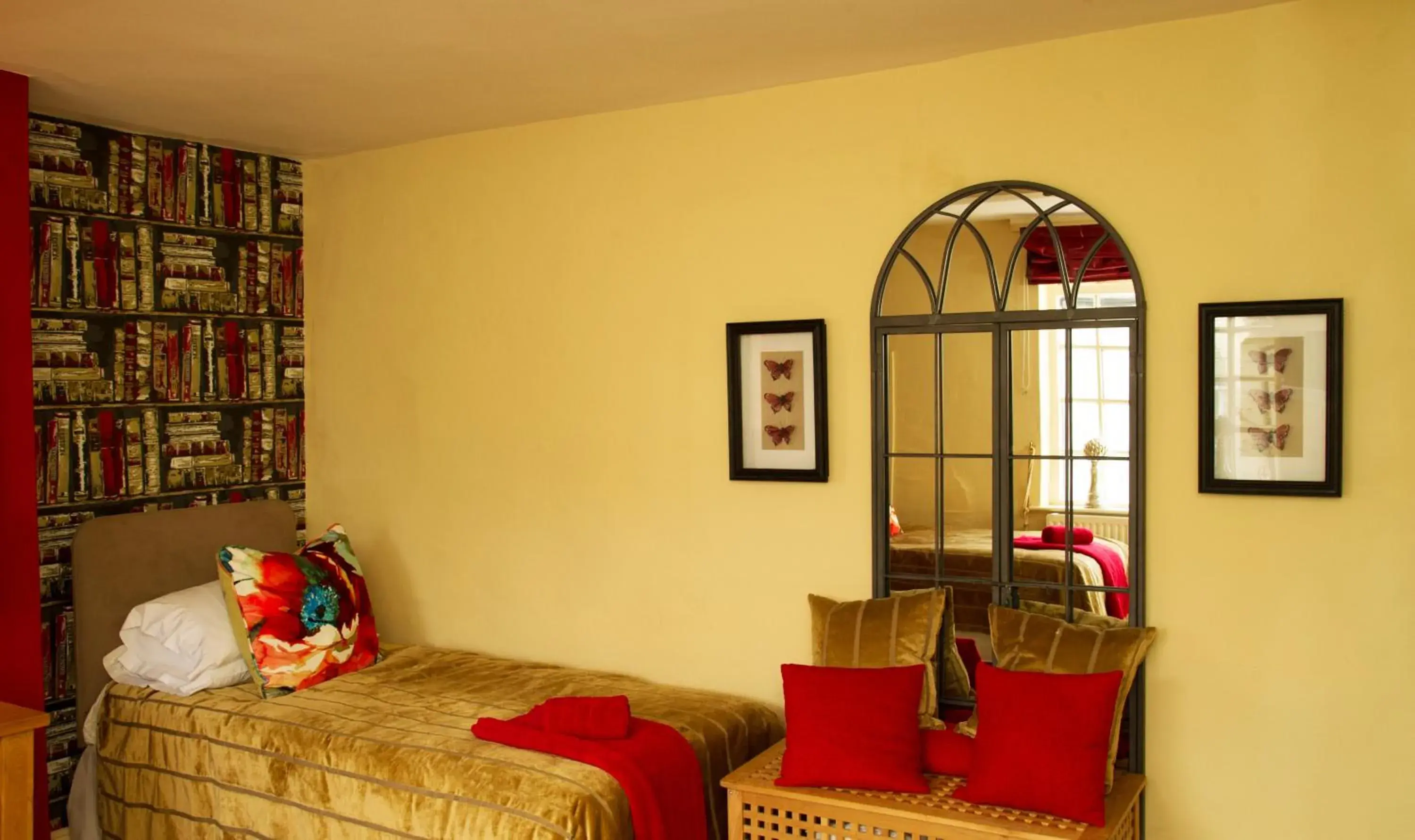 Standard Twin Room in The Queens Head Standard Twin Room in The Queens Head