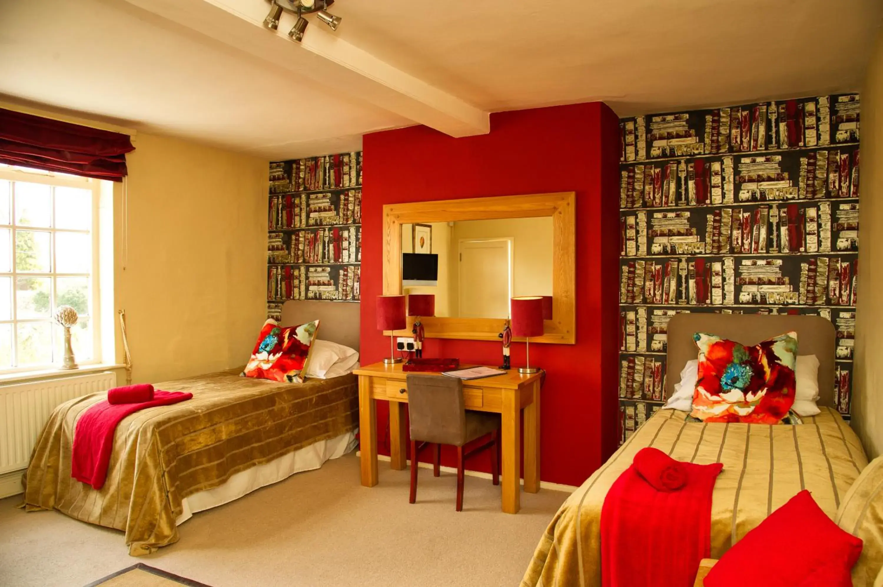 Standard Twin Room in The Queens Head Standard Twin Room in The Queens Head