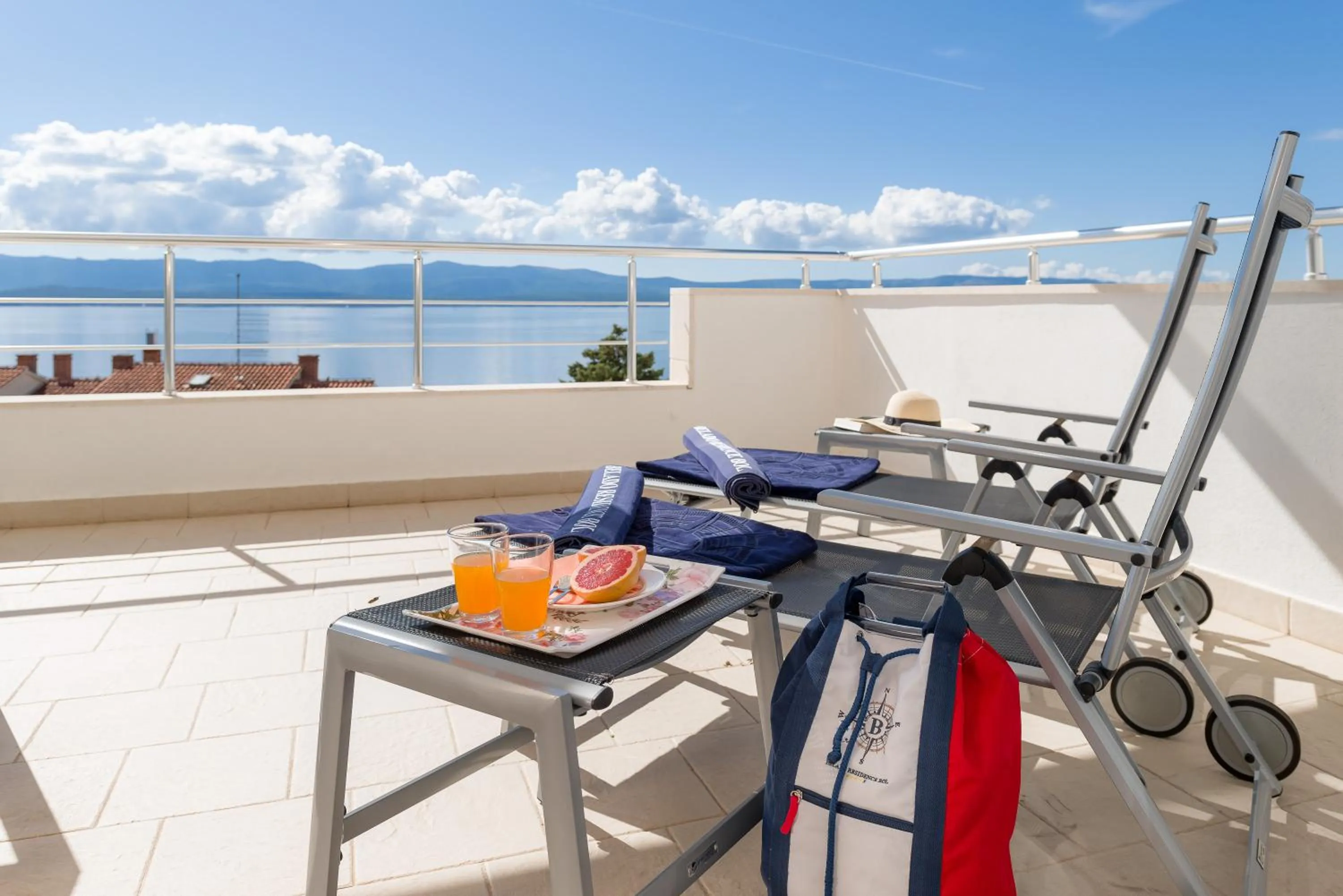 Sea view in Belado Residence Bol