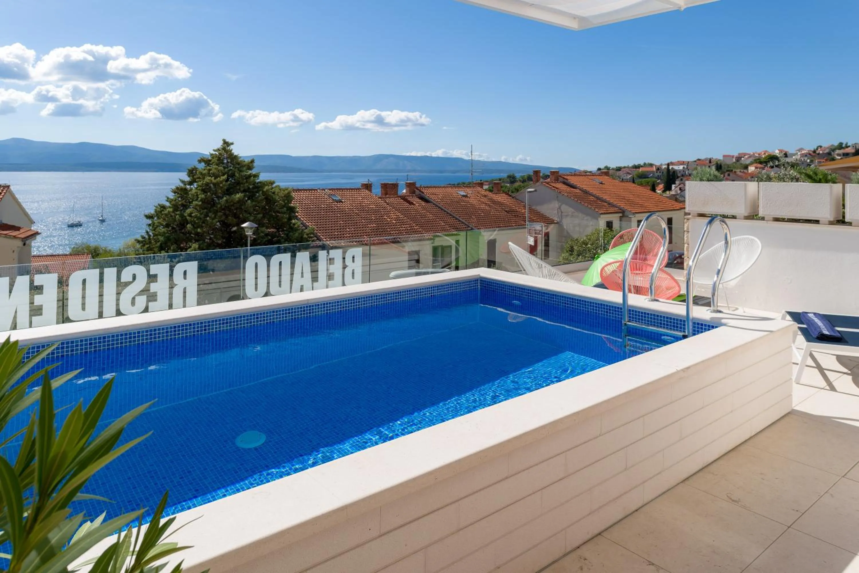 Swimming pool in Belado Residence Bol