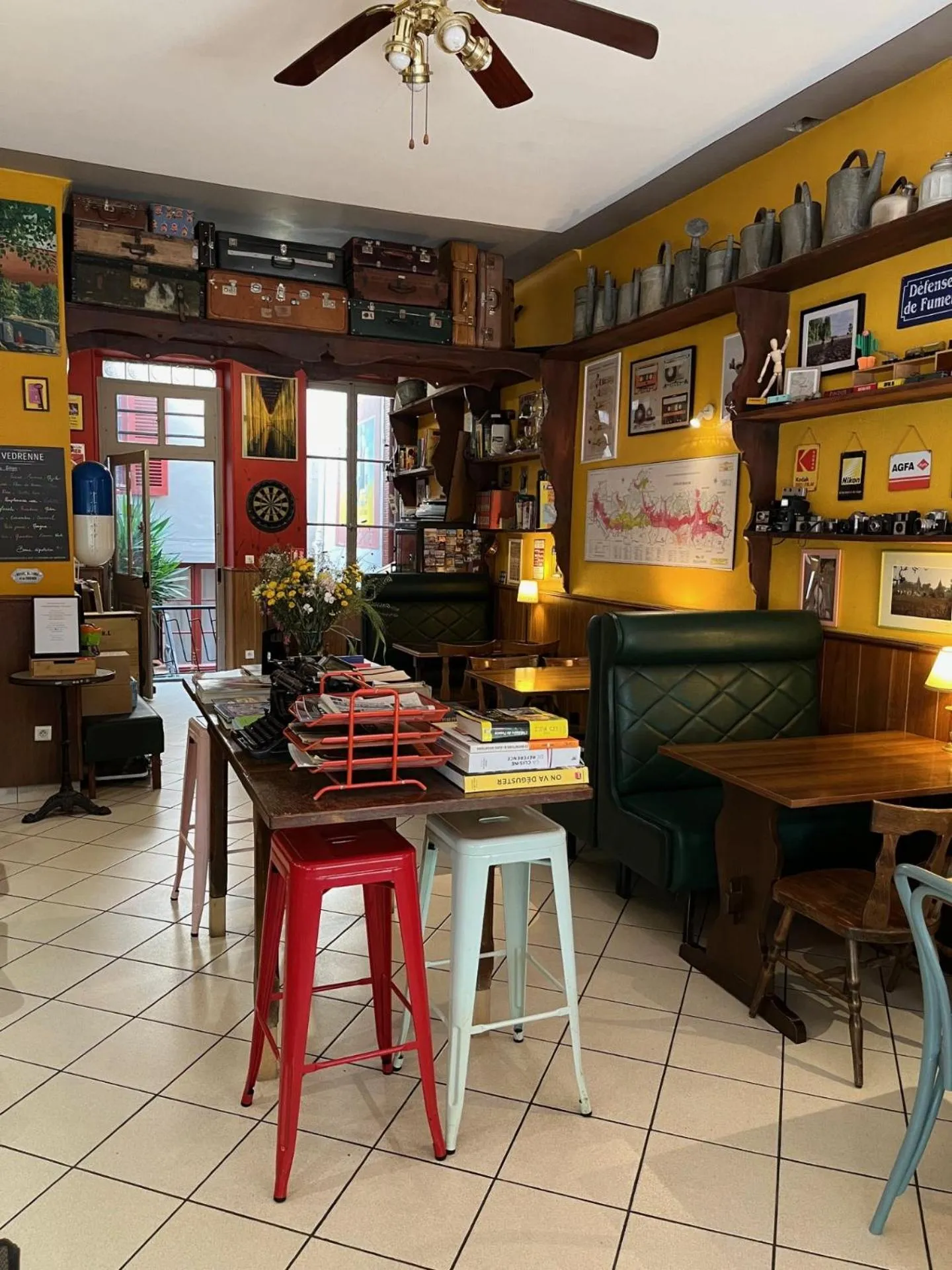 Lounge or bar in Hôtel Le Foch