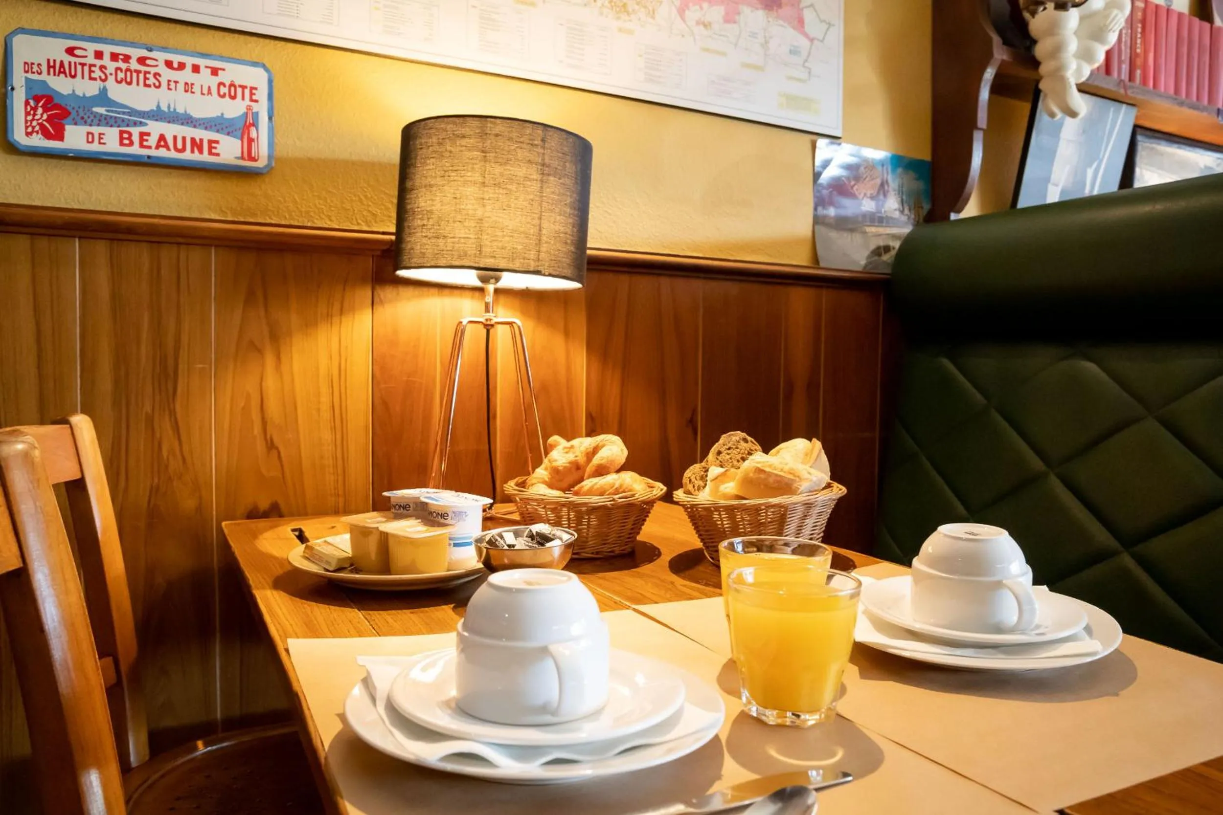 Continental breakfast in Hôtel Le Foch