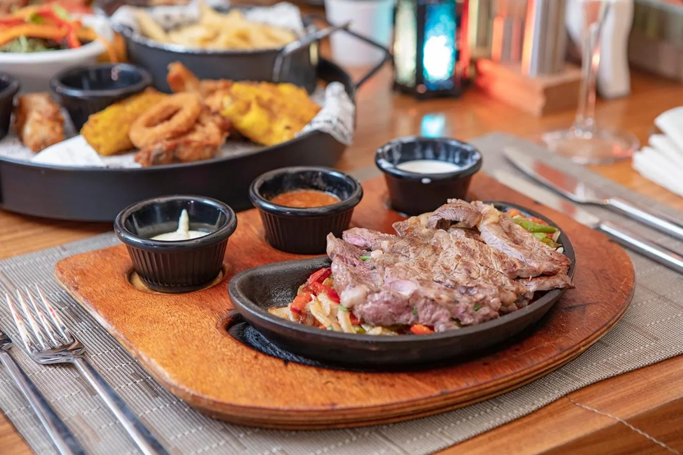 Food and drinks in Chatto Hotel