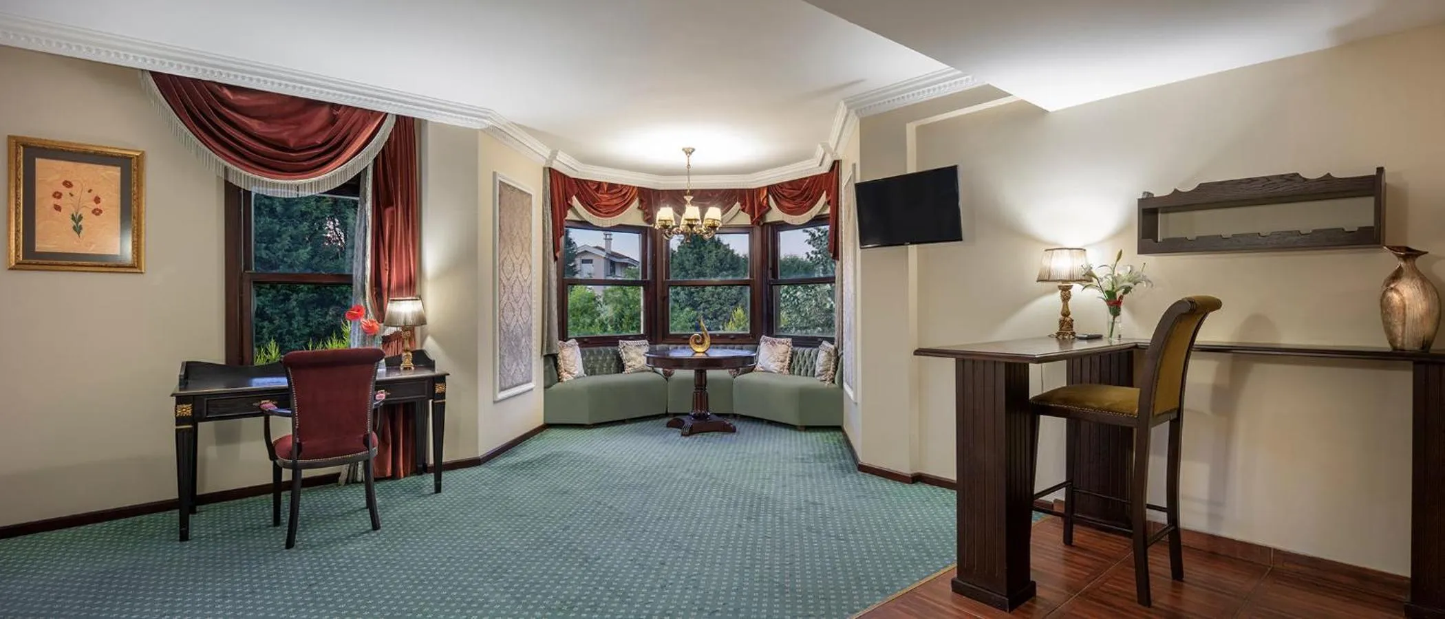 Seating area in Chatto Hotel