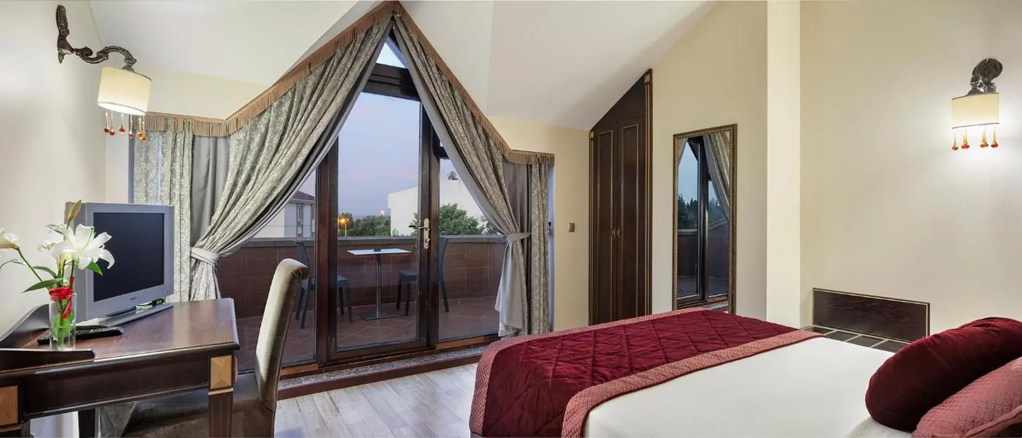 Massage, Bed in Chatto Hotel Massage, Bed in Chatto Hotel