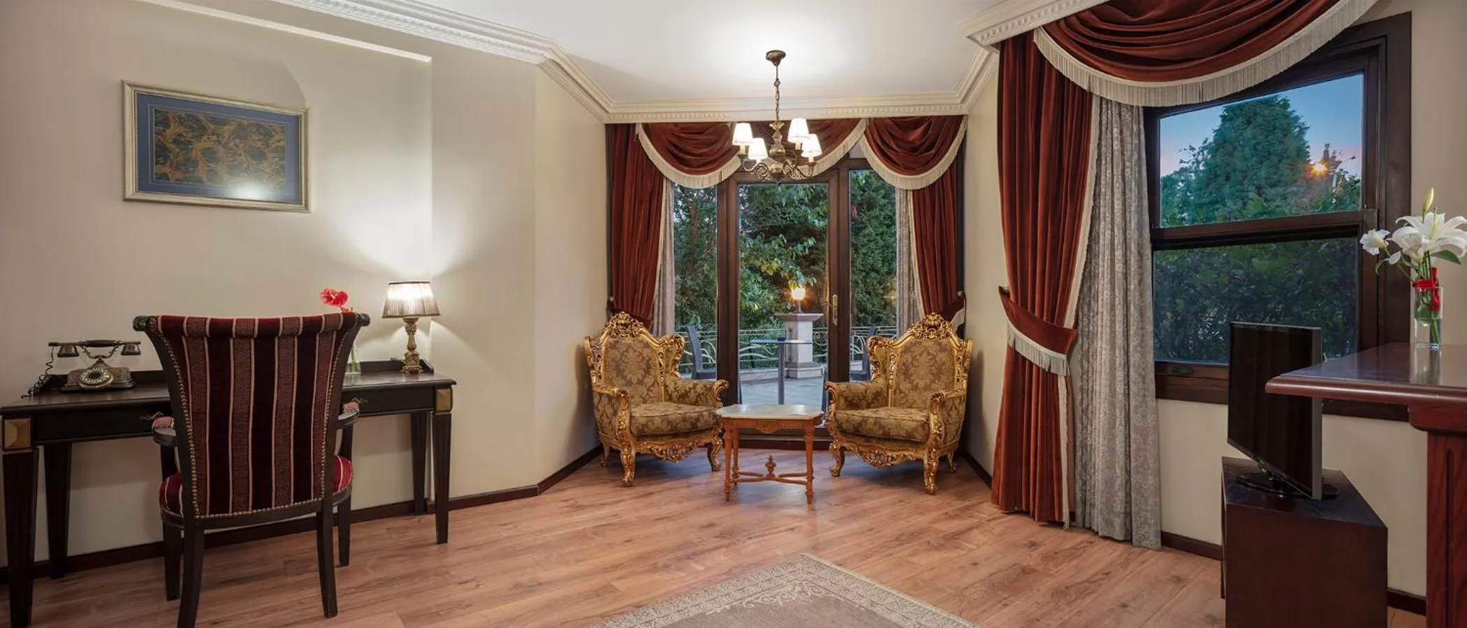 Living room in Chatto Hotel