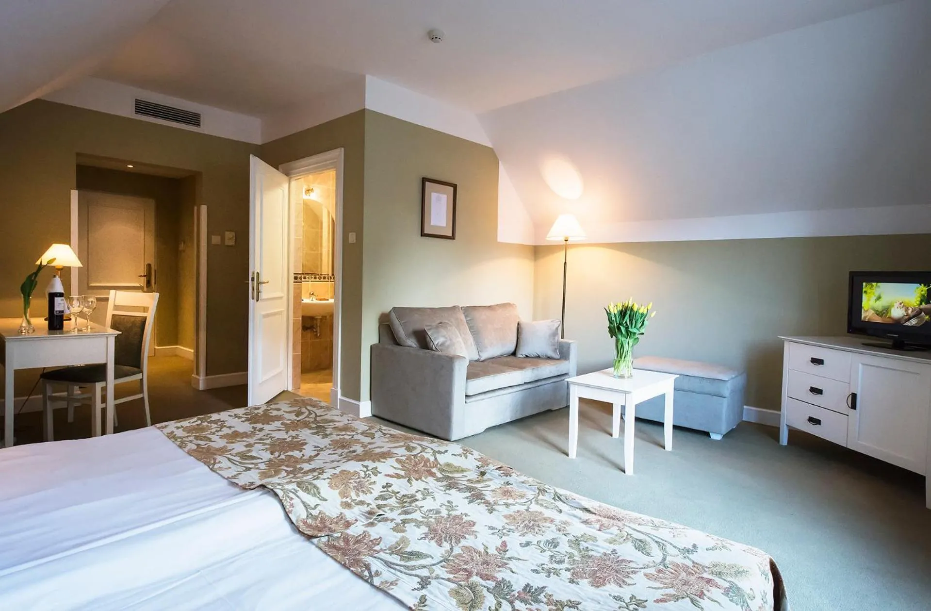 Photo of the whole room, Bed in Warmia Park