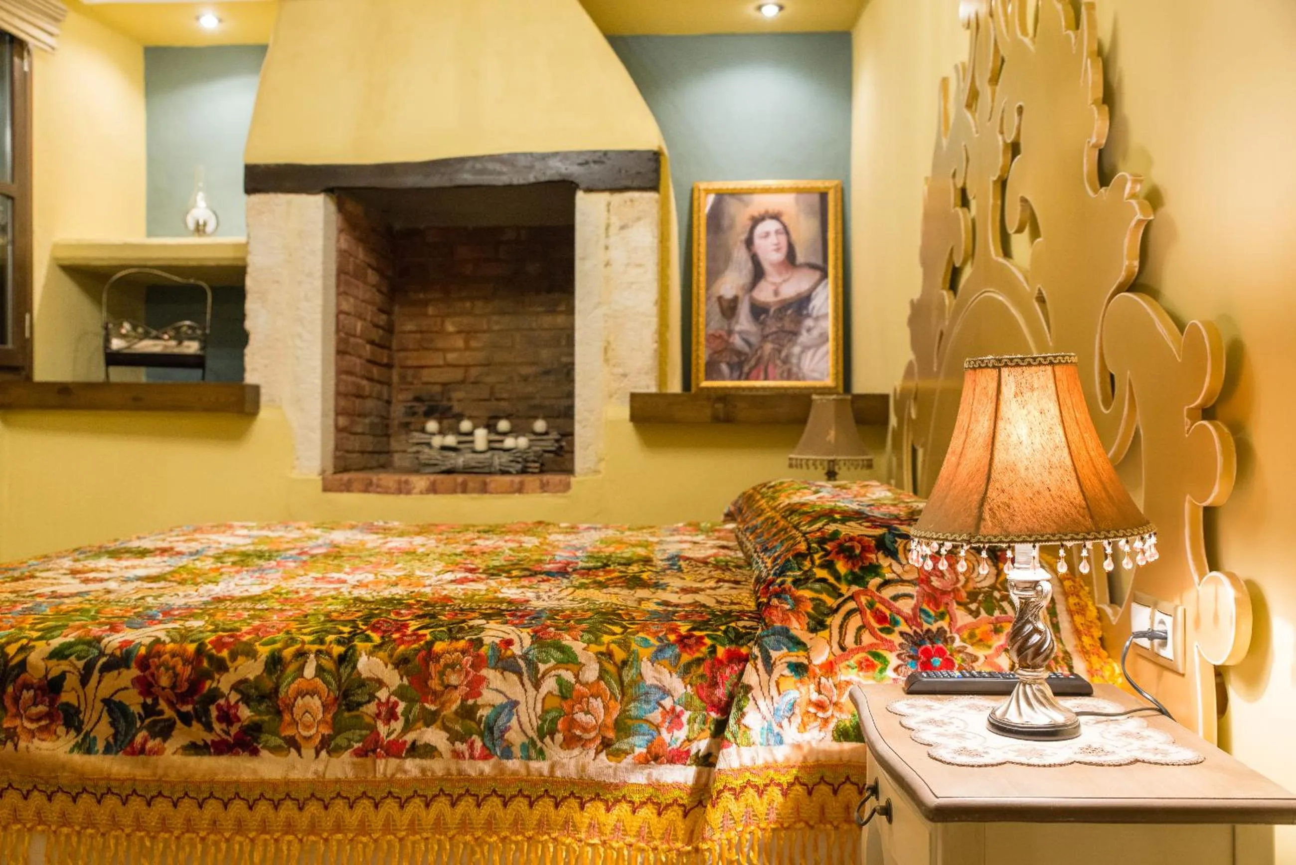 Property building, Bed in Cretan Renaissance