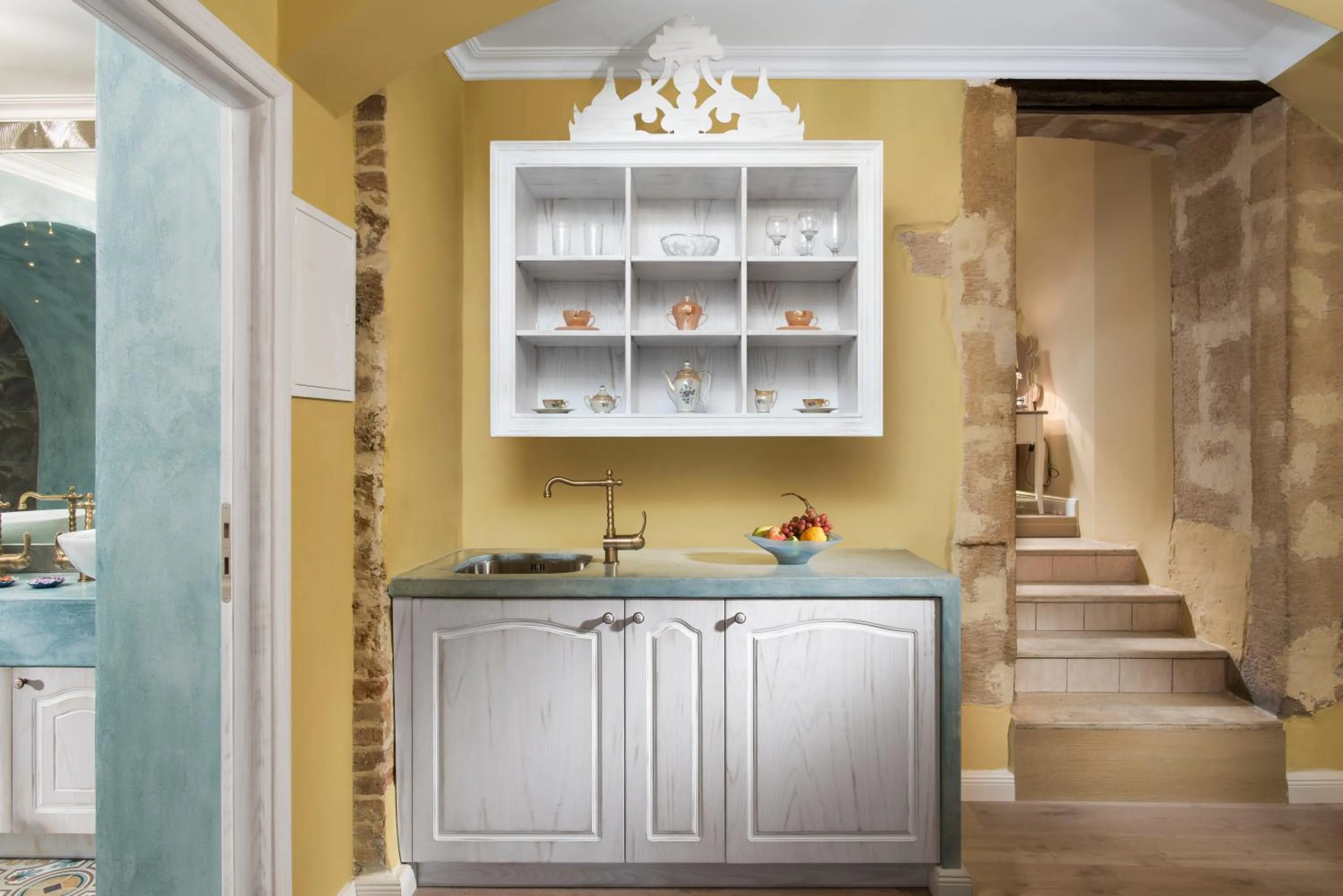 Area and facilities in Cretan Renaissance