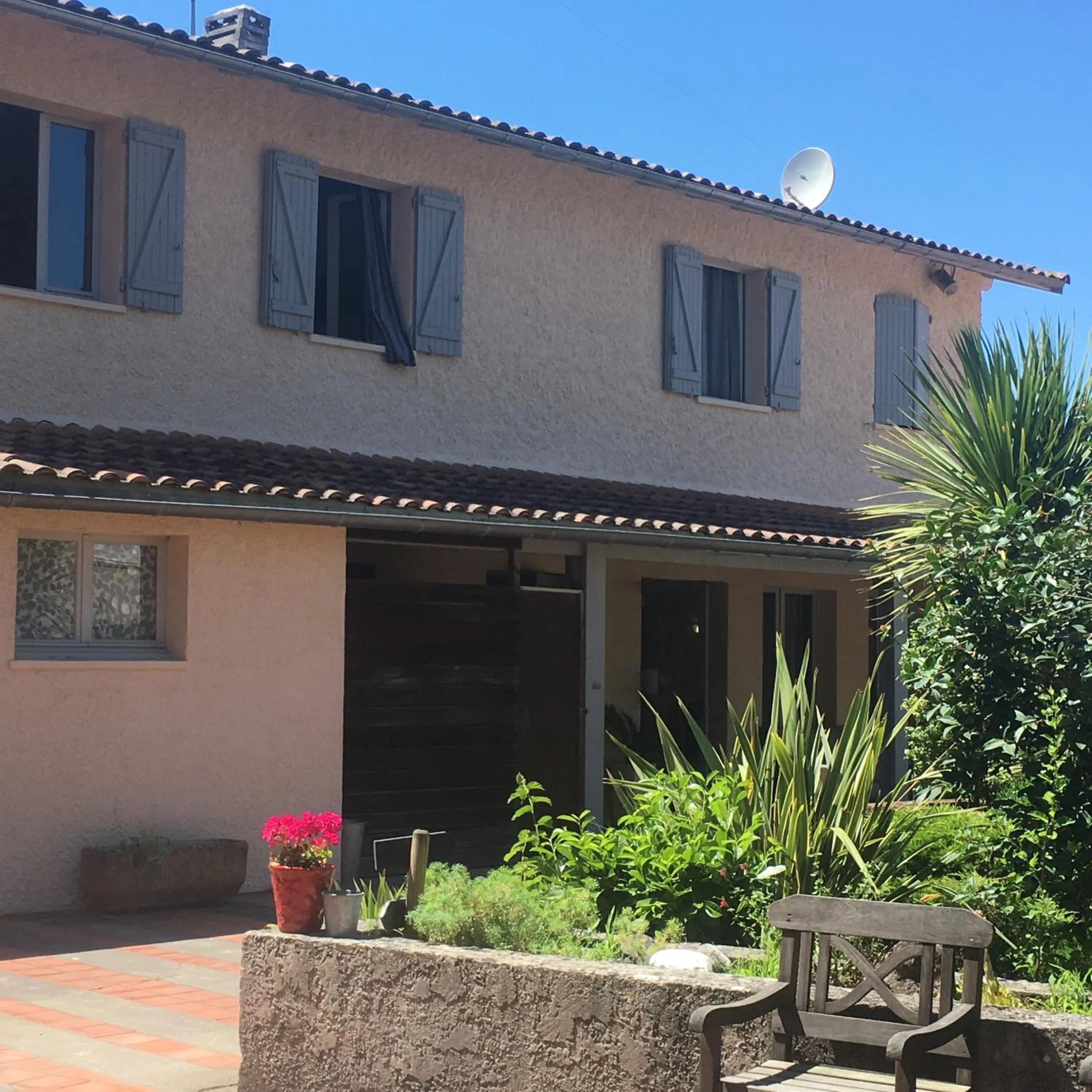 Property building in LOGIS HOTELS - Hôtel et Restaurant L'Océana