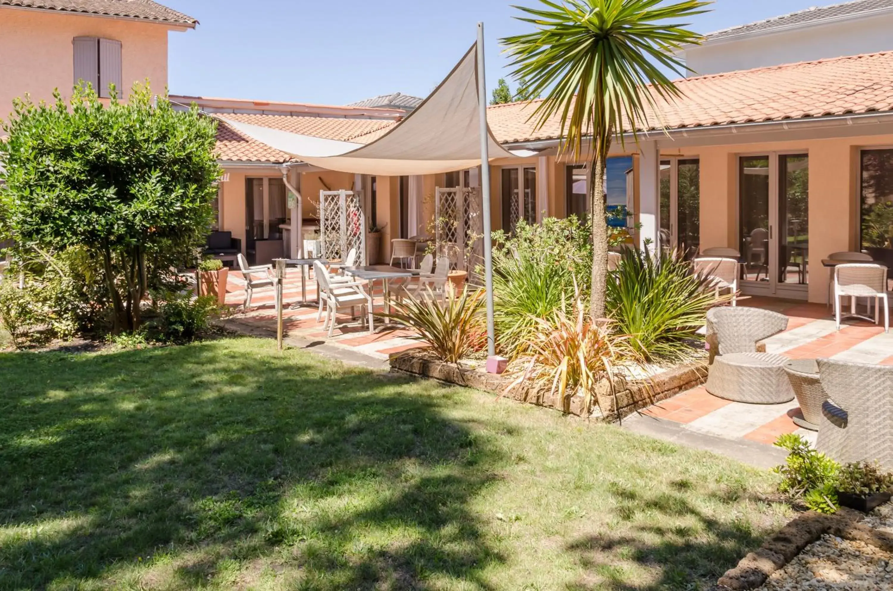 Property building in LOGIS HOTELS - Hôtel et Restaurant L'Océana Property building in LOGIS HOTELS - Hôtel et Restaurant L'Océana