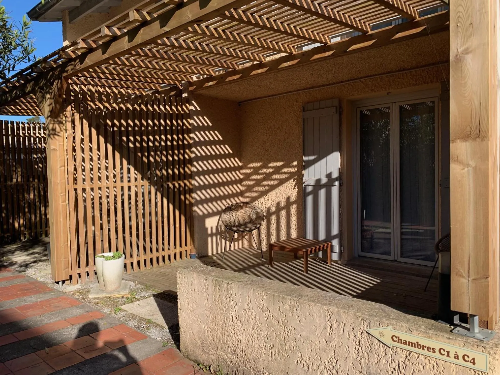 Balcony/Terrace in LOGIS HOTELS - Hôtel et Restaurant L'Océana
