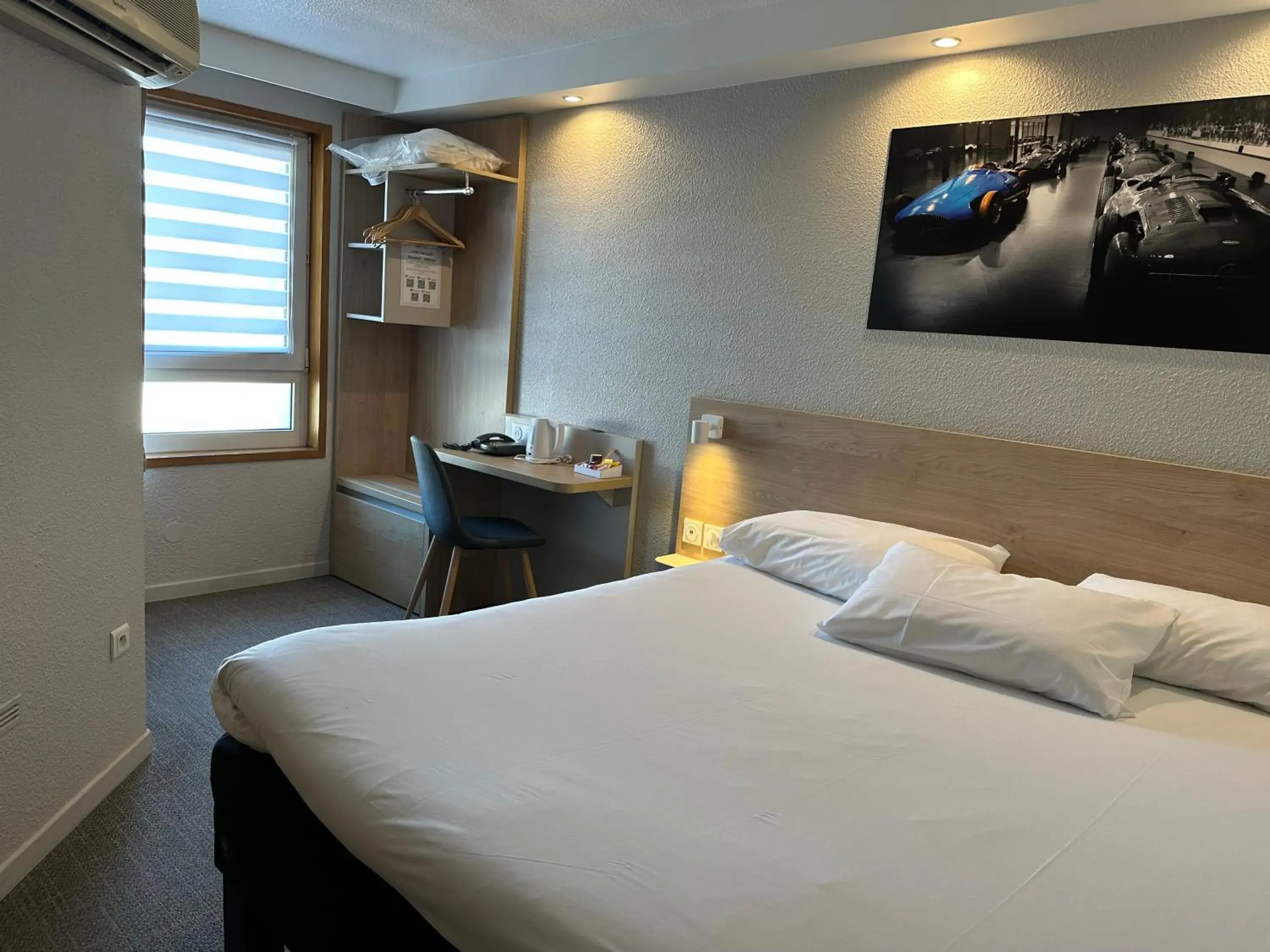 Bedroom, Bed in Brit Hotel Mulhouse Centre Bedroom, Bed in Brit Hotel Mulhouse Centre