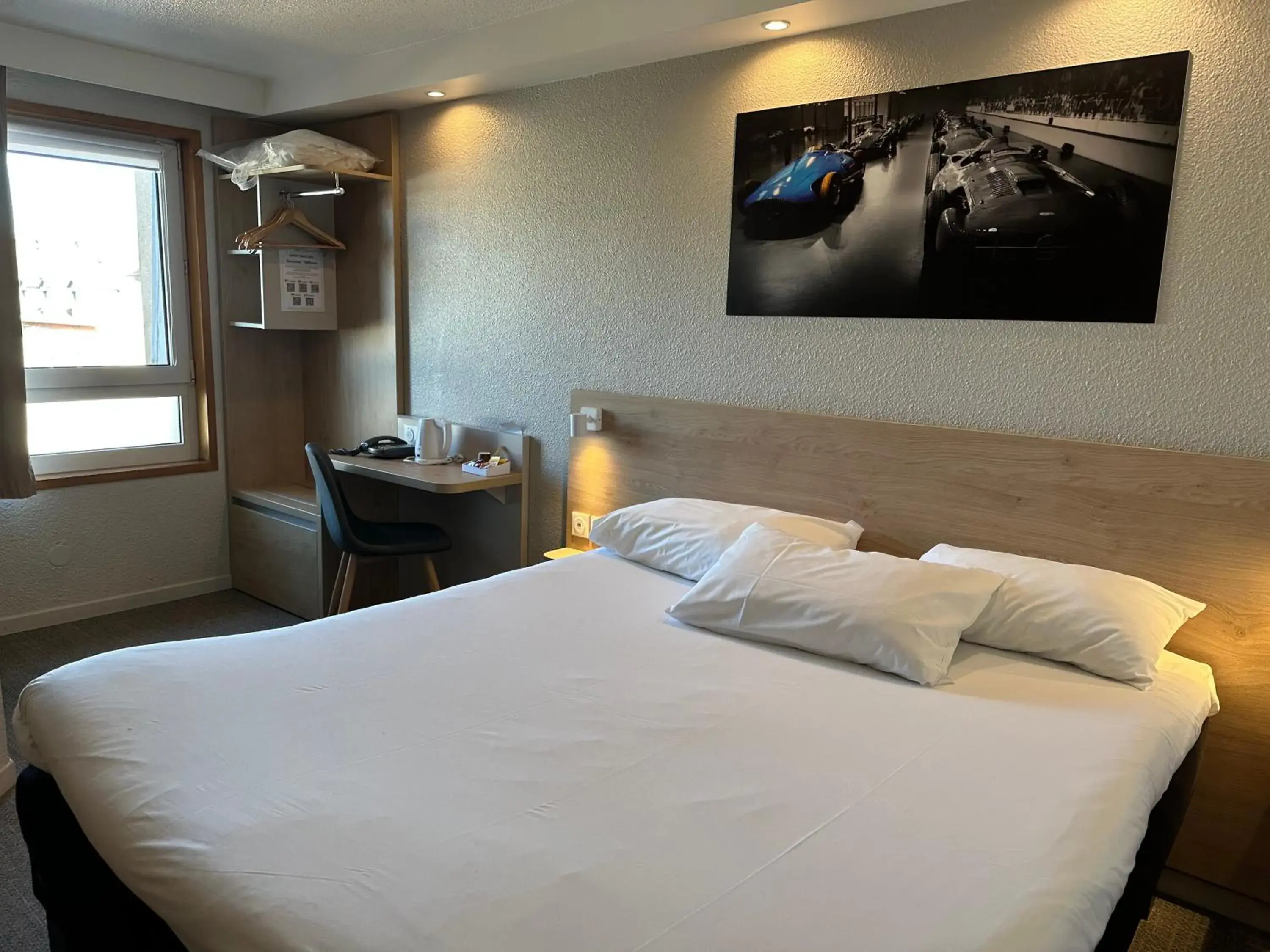 Bedroom, Bed in Brit Hotel Mulhouse Centre Bedroom, Bed in Brit Hotel Mulhouse Centre