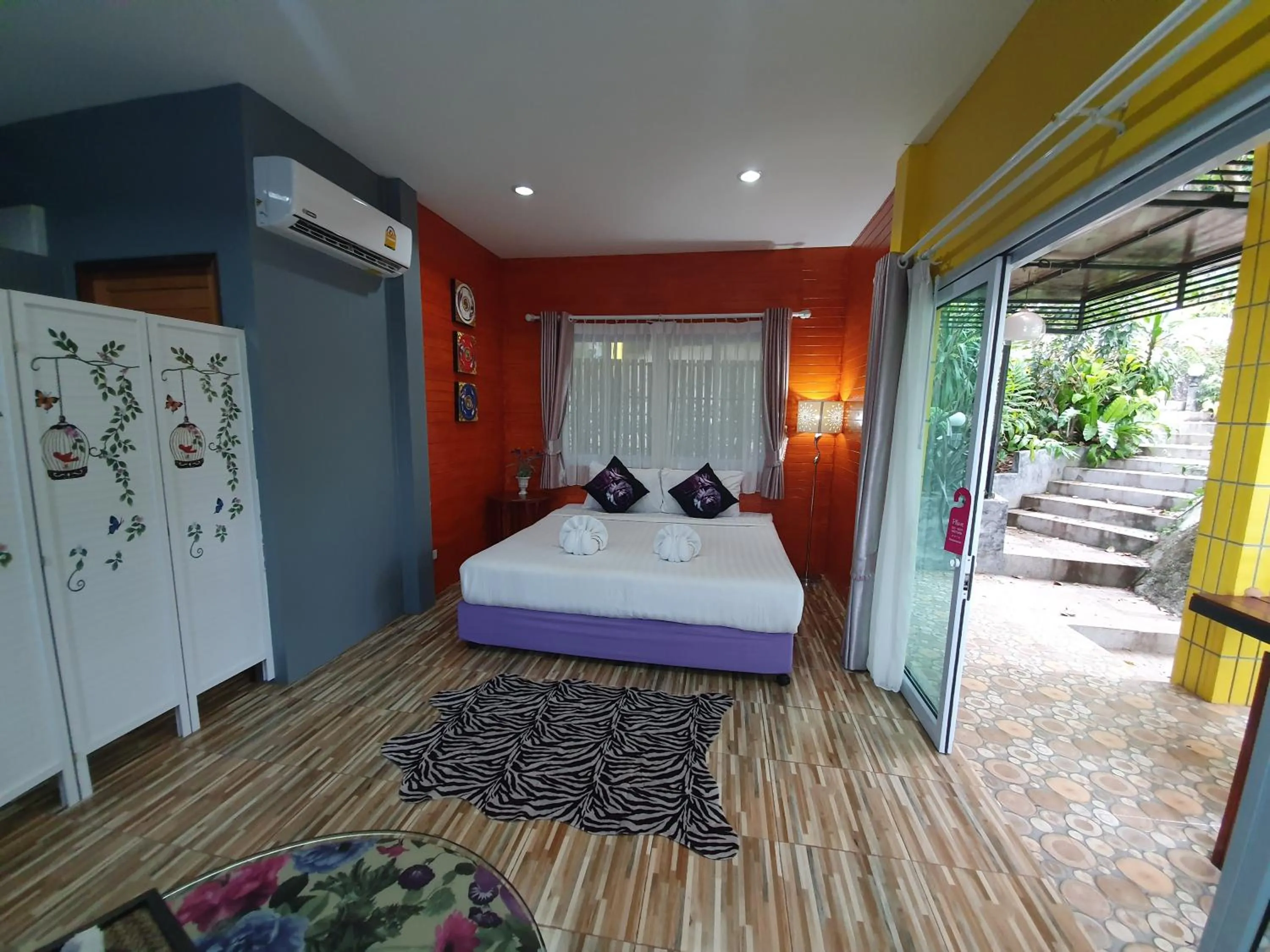 Bed in Greenery Resort Koh Tao