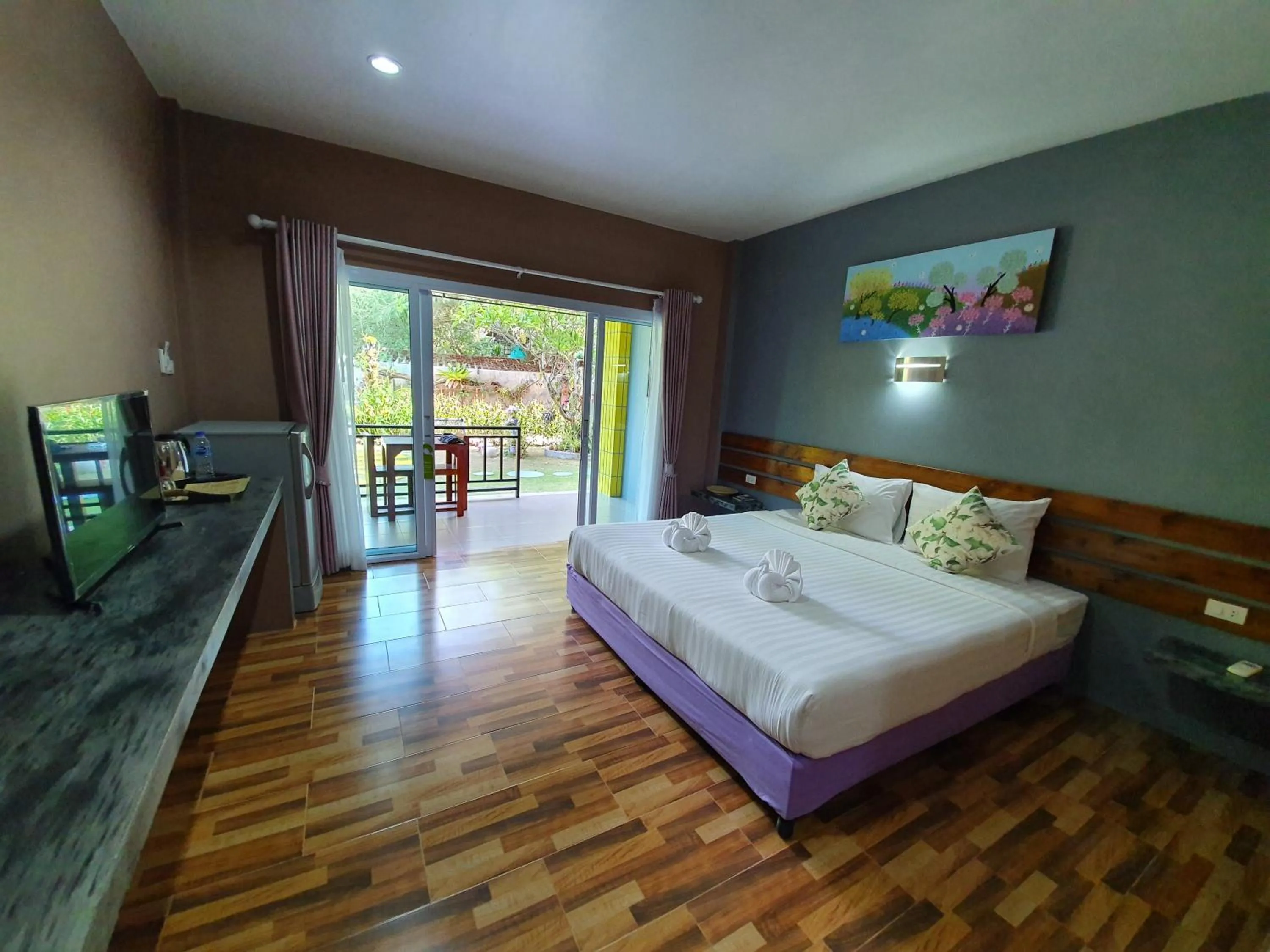 Bed in Greenery Resort Koh Tao