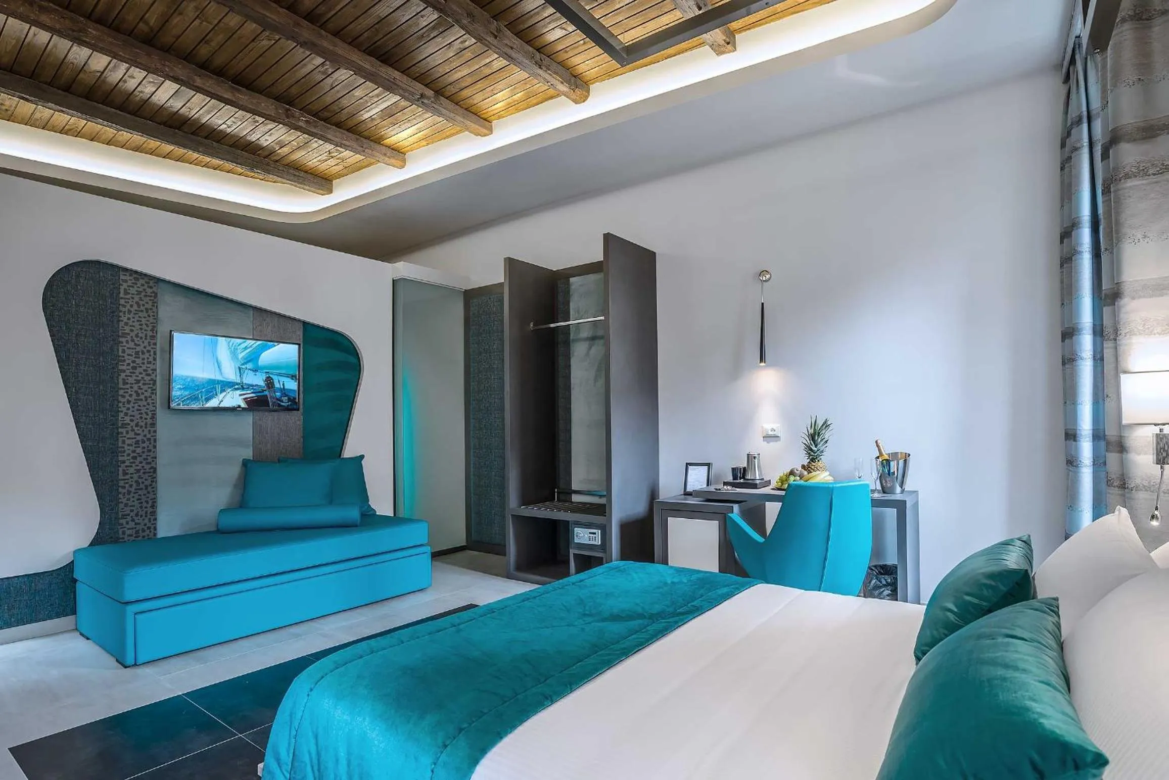 Bed in Via Veneto Prestige Rooms