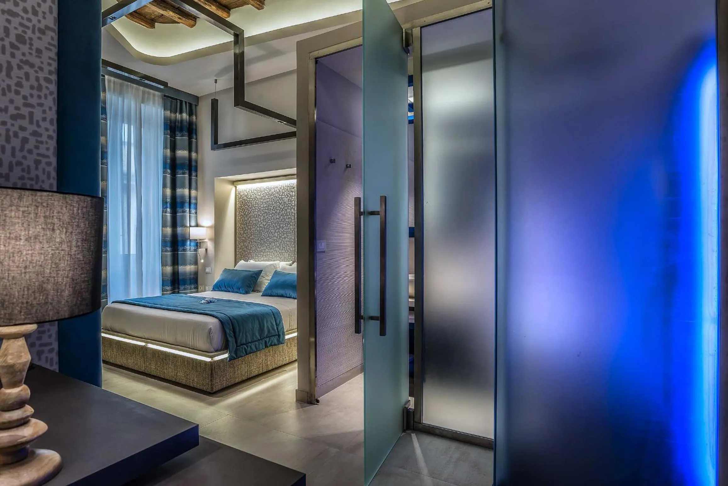 Bed in Via Veneto Prestige Rooms