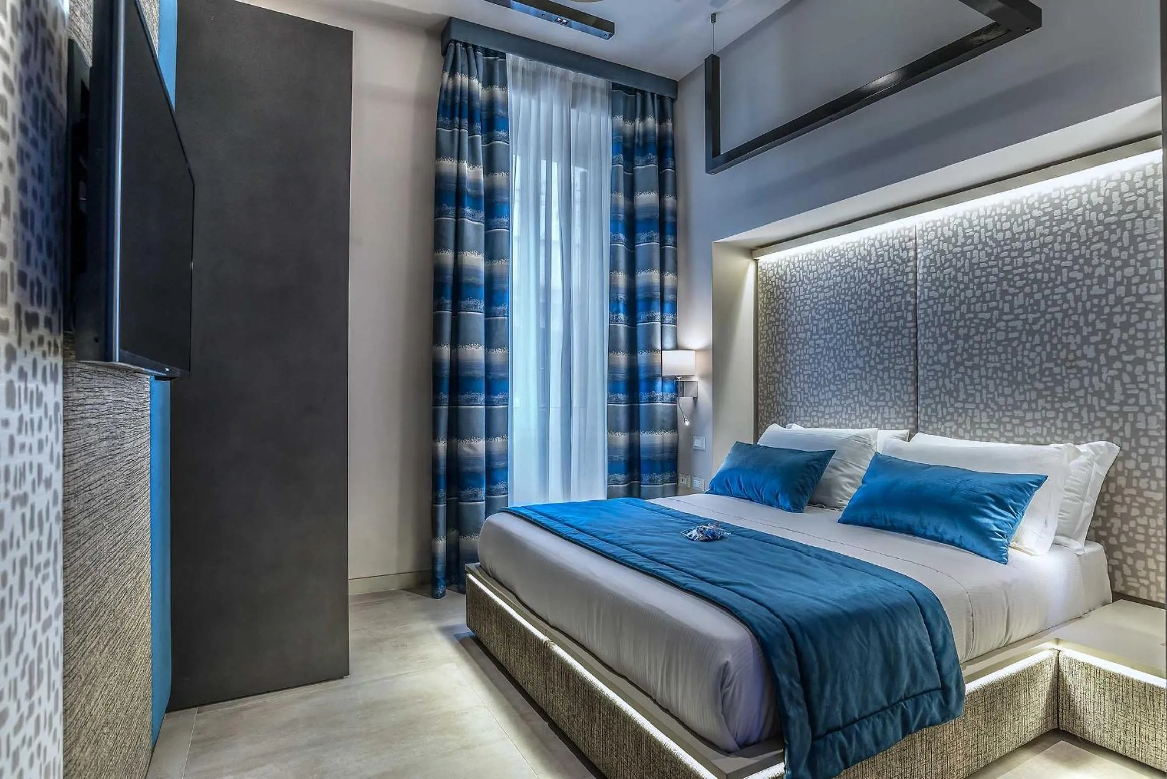 Bed in Via Veneto Prestige Rooms