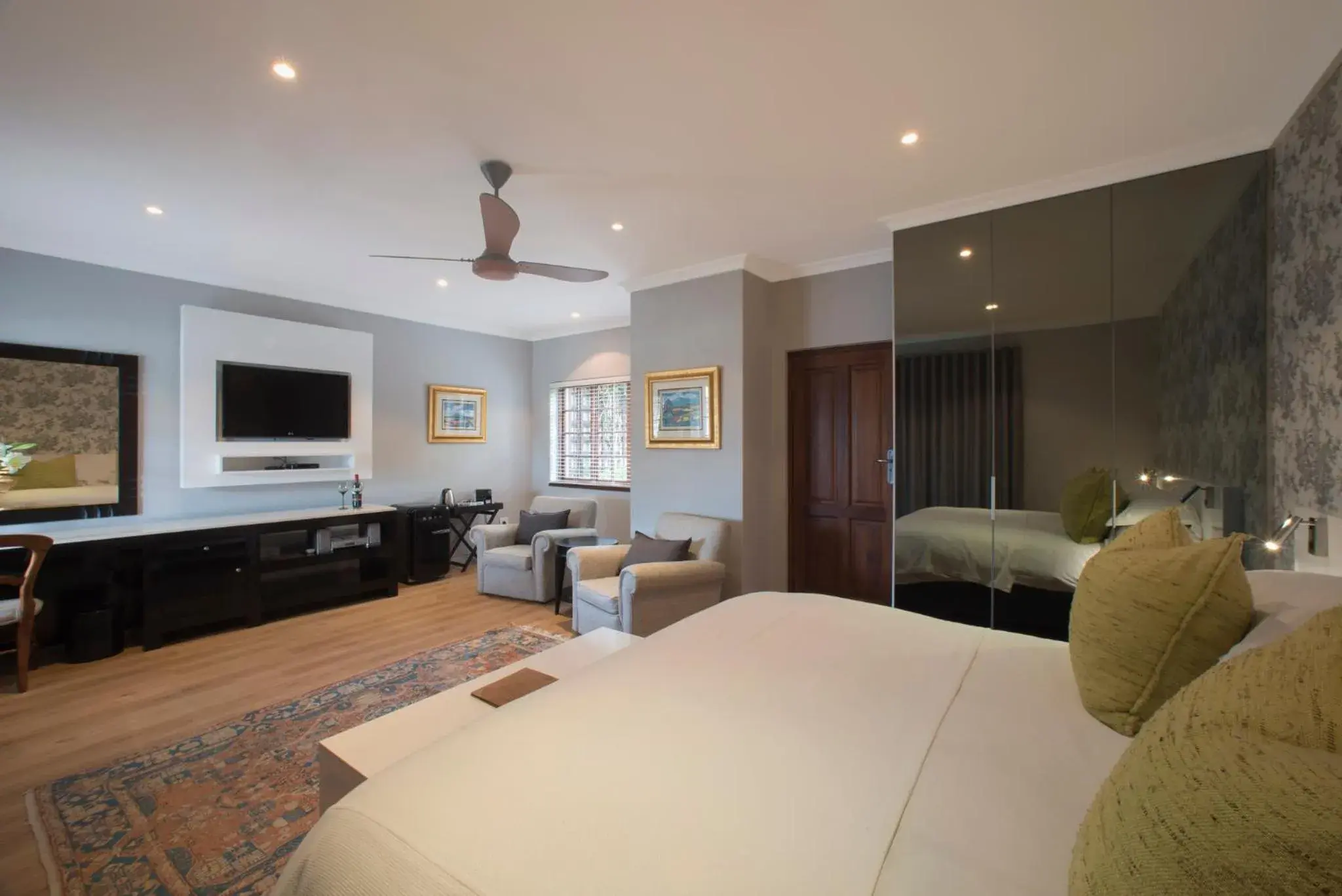 Bedroom, Bed in Kanonkop House Bedroom, Bed in Kanonkop House