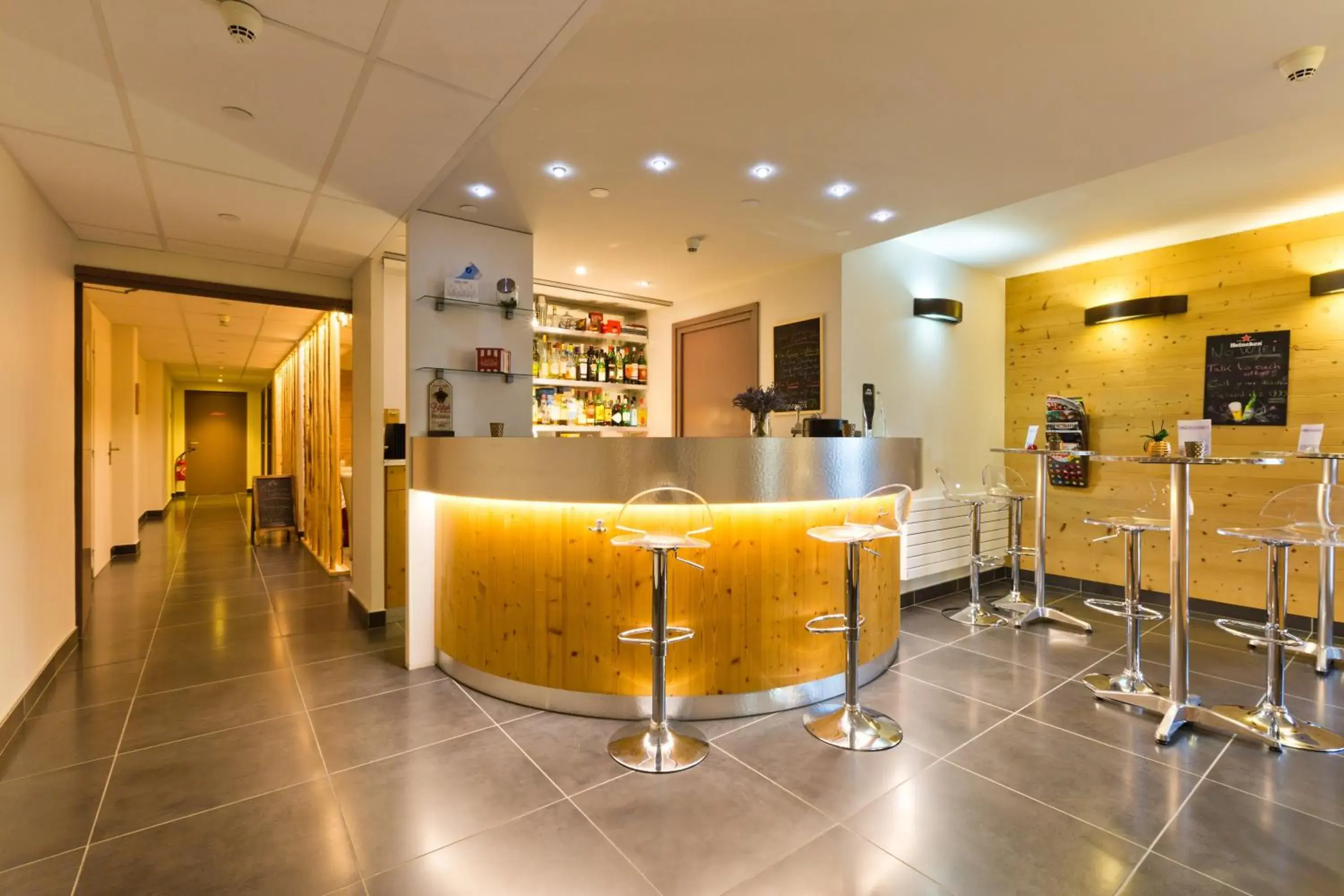 Lounge or bar in La Croix de Savoie & Spa Lounge or bar in La Croix de Savoie & Spa