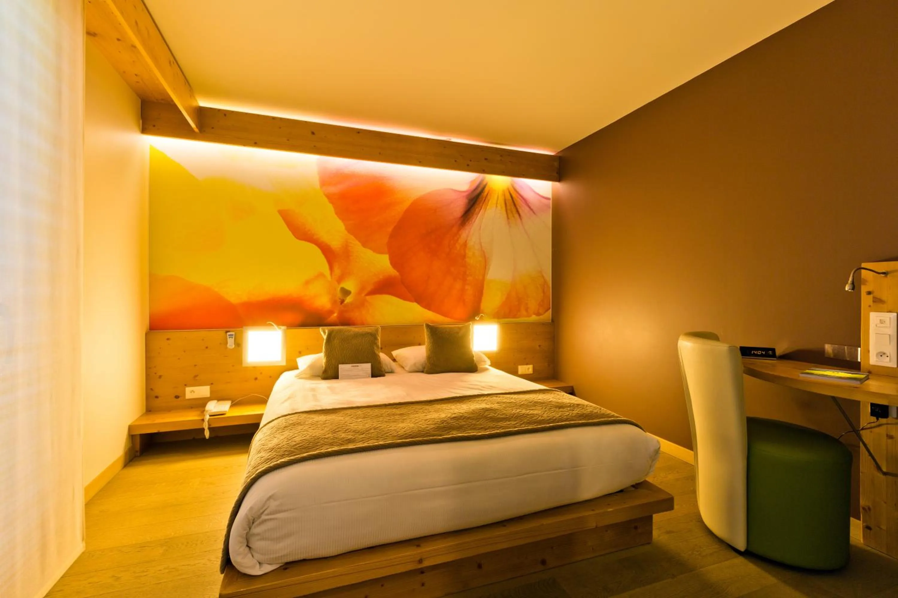 Bedroom, Bed in La Croix de Savoie & Spa