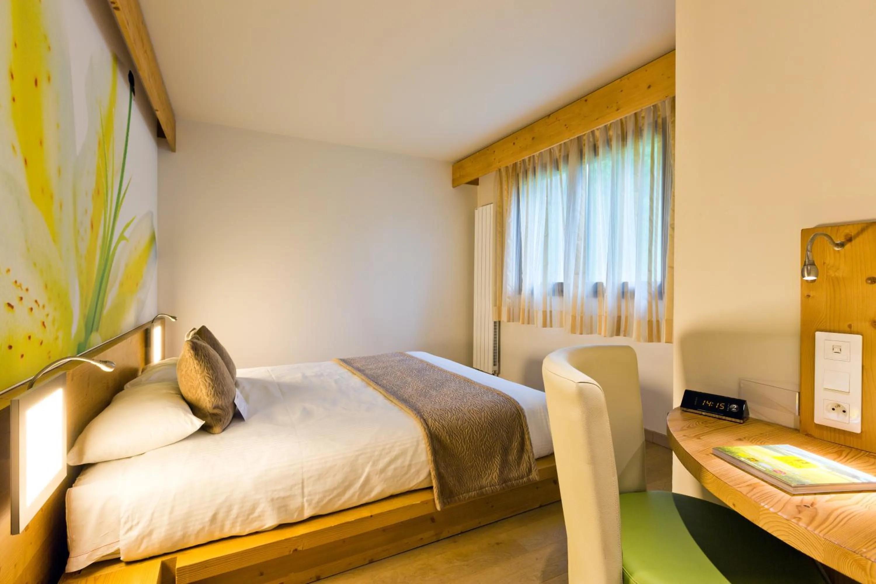 Bedroom, Bed in La Croix de Savoie & Spa