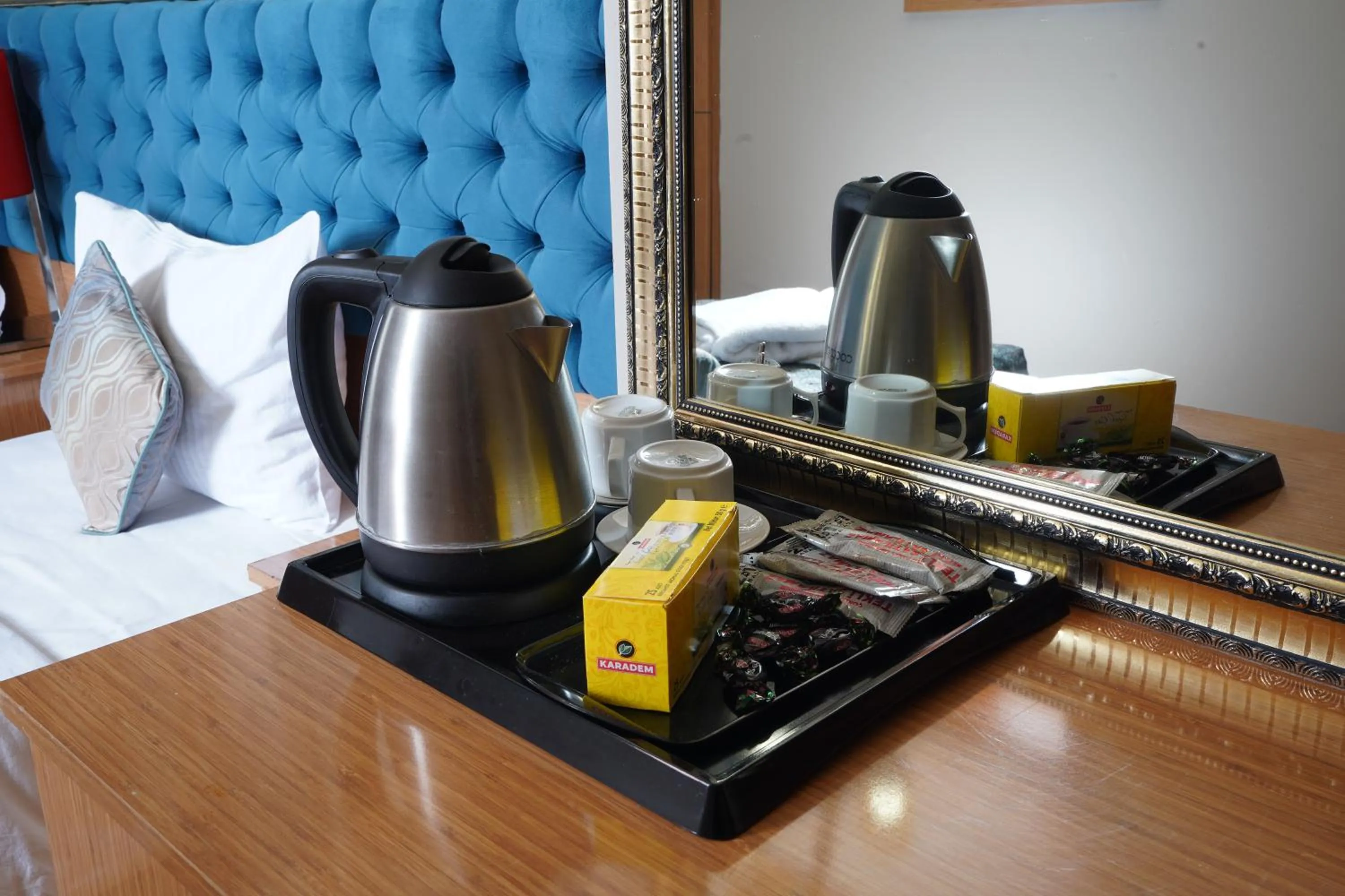 Coffee/tea facilities in İSTA Golden Palace Hotel
