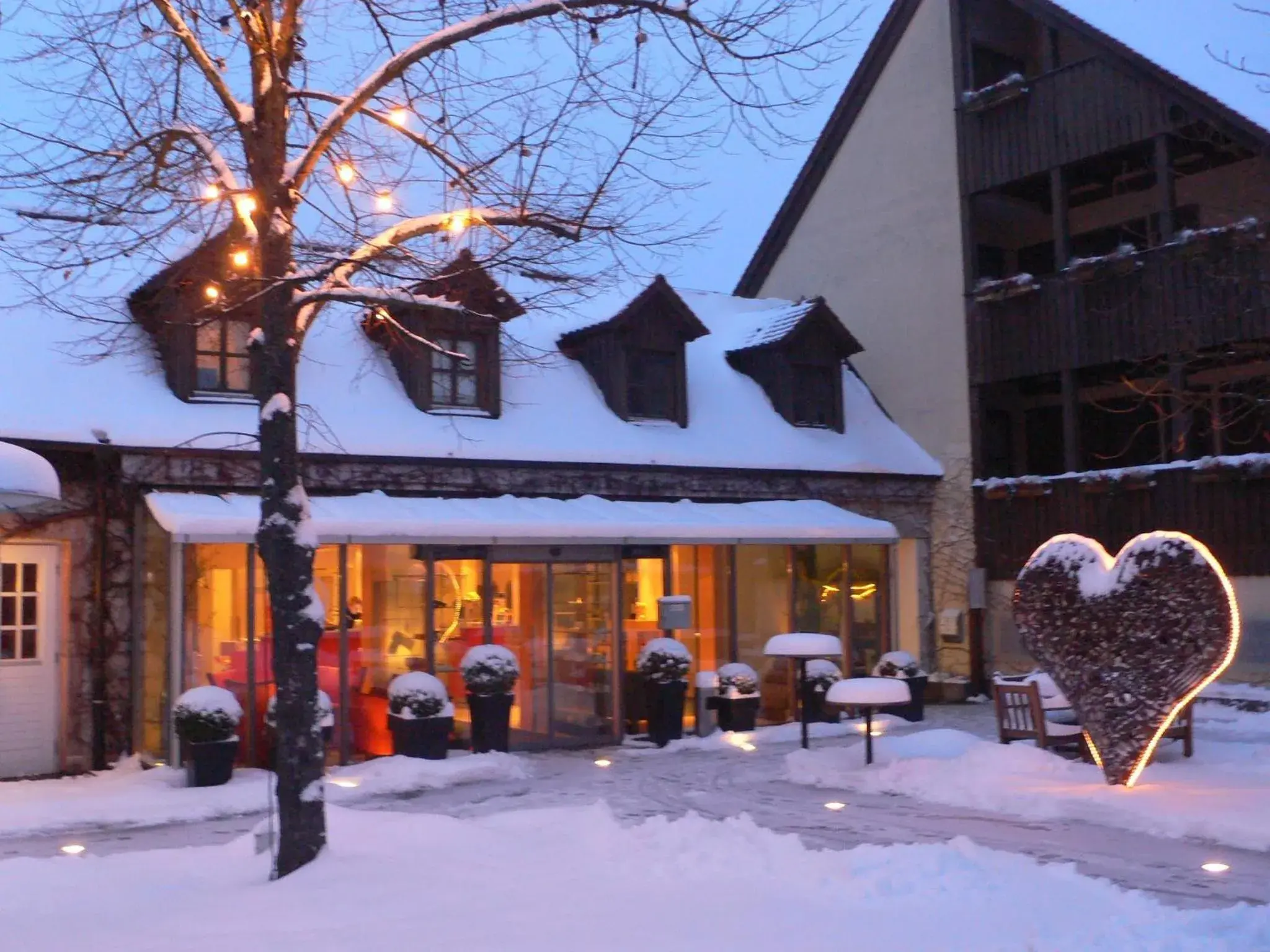 Property building, Winter in Hotel Schindlerhof