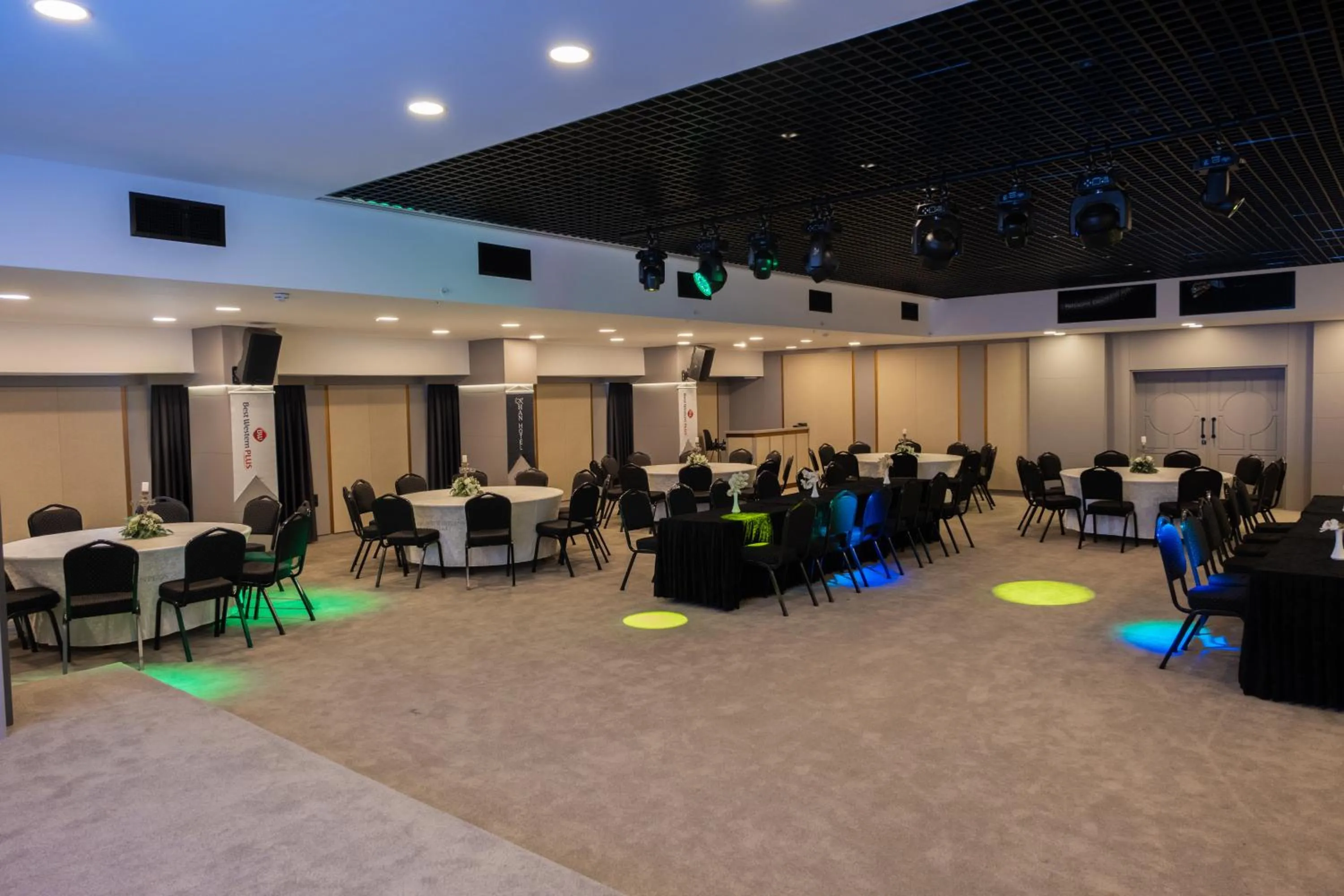 wedding in Best Western Plus Khan Hotel