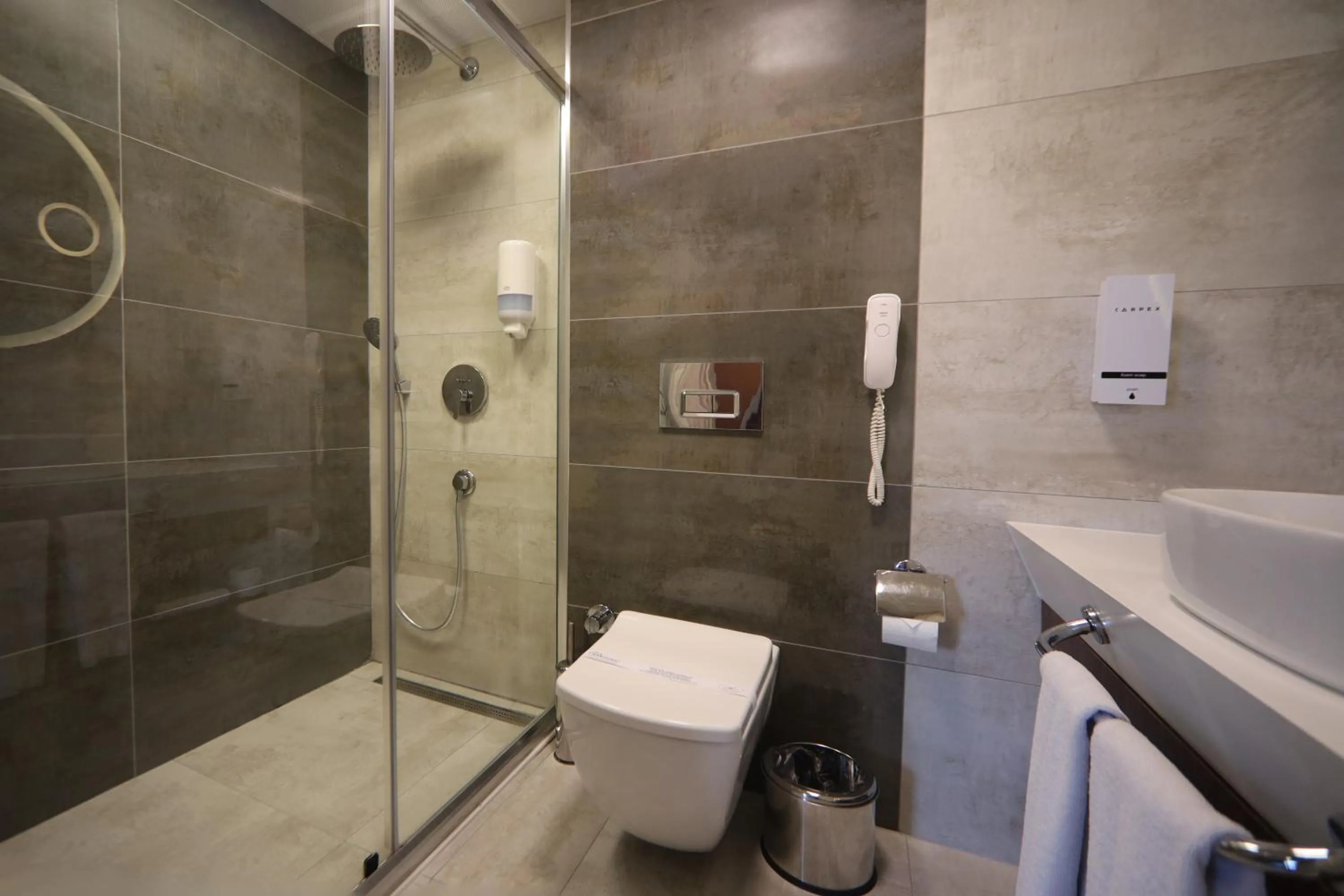 Toilet in Best Western Plus Khan Hotel